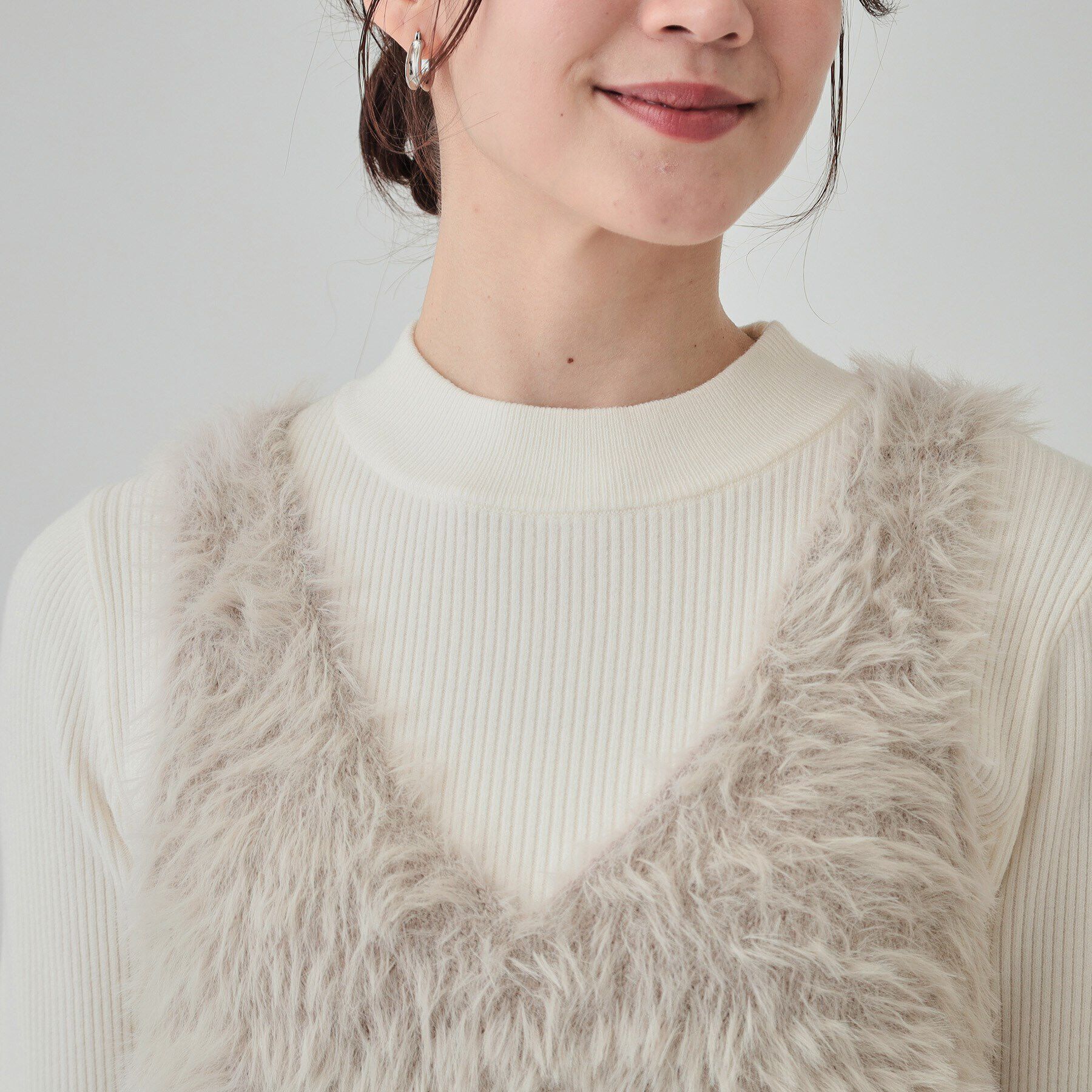 SHOO･LA･RUE「【S-LL/2点セット】大人のフェミニンカジュアルに　フェザー調ベスト+リブニット」|ニット・セーター|