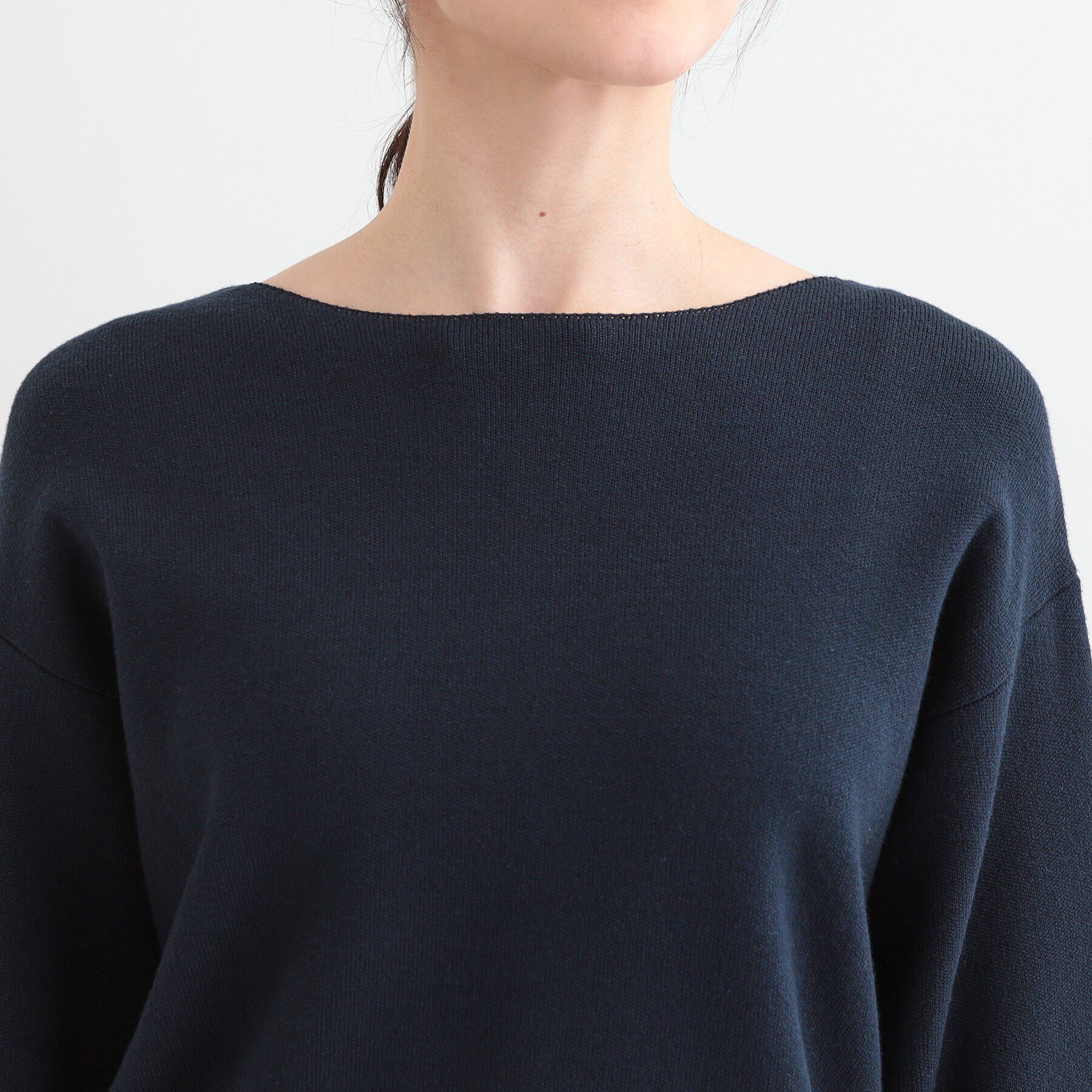 SHOO･LA･RUE「【洗える/S-LL】大人上品 お袖パール調ボタン付き ボートネックニット」|ニット・セーター|