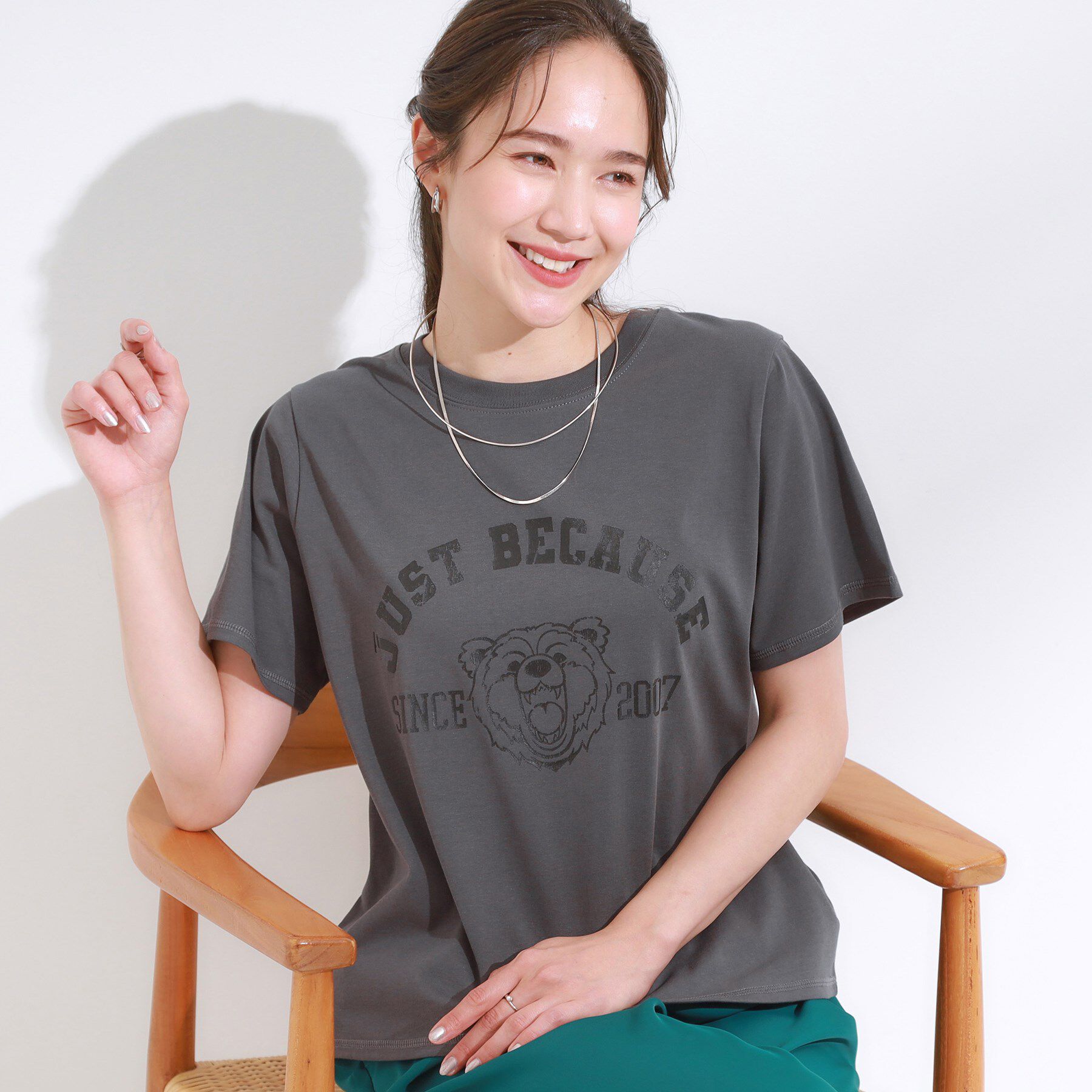 SHOO･LA･RUE「【S-LL/ひんやり/汗ジミ軽減/UVカット】グラフィックアソートTシャツ」|Tシャツ・カットソー|チャコールグレー(7
