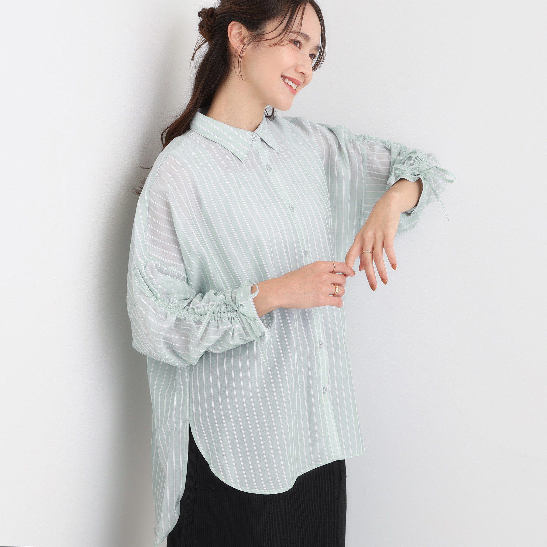 SHOO･LA･RUE「【S-LL/ひんやり】程よい透け感 ストライプ柄 お袖ギャザーデザインシャツ」|シャツ・ブラウス|ミントグリーン(32