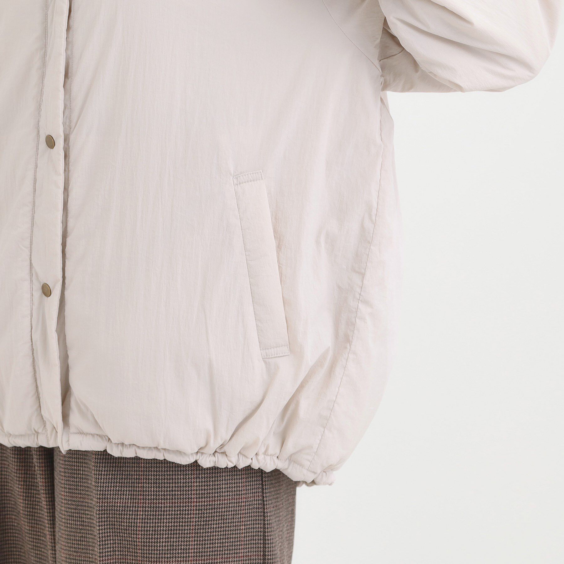 SHOO･LA･RUE「【洗濯機可/撥水/リバーシブル】 ノーカラー中綿ブルゾン」|ブルゾン・スタジャン|