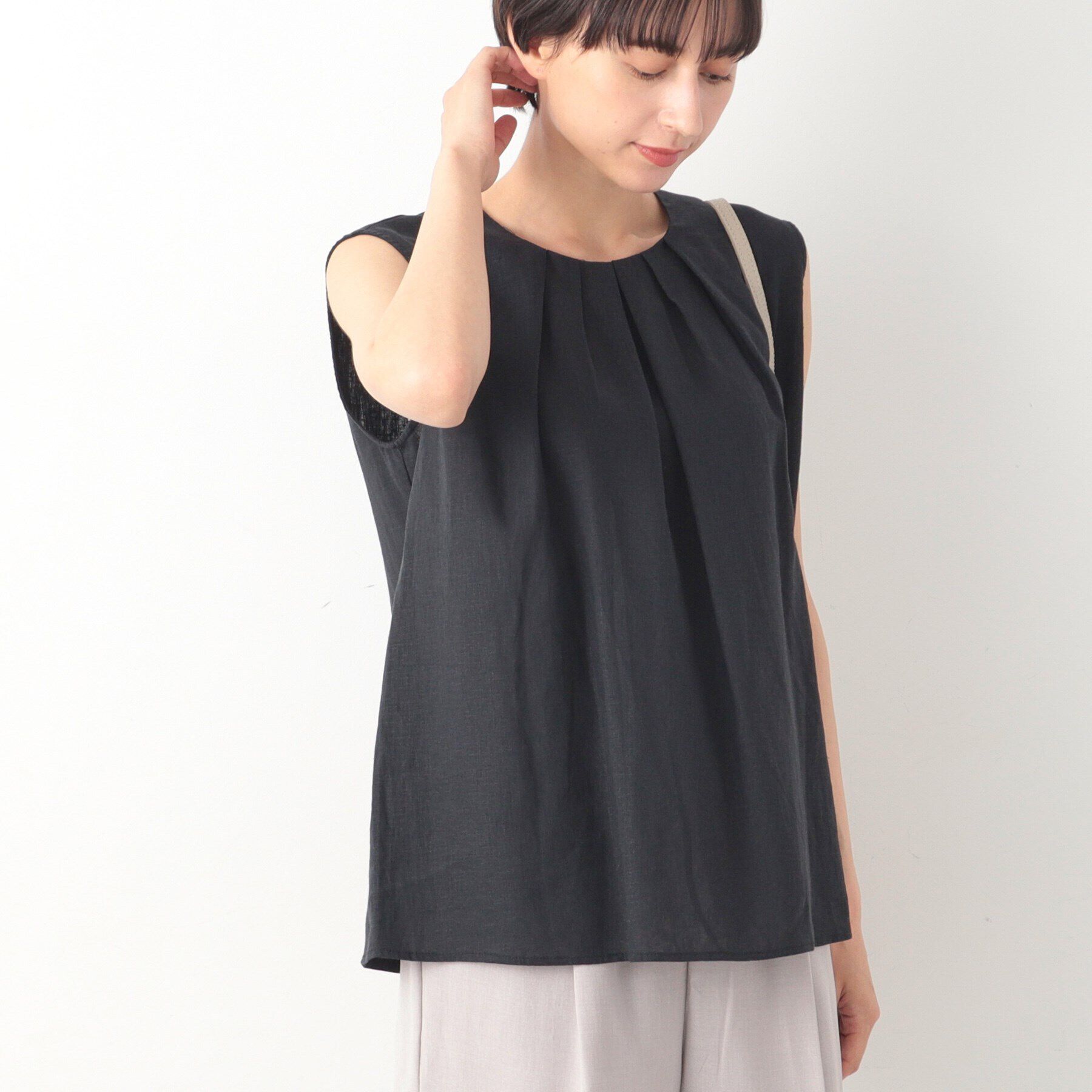 Dessin「フロントタックノースリーブブラウス」|シャツ・ブラウス|