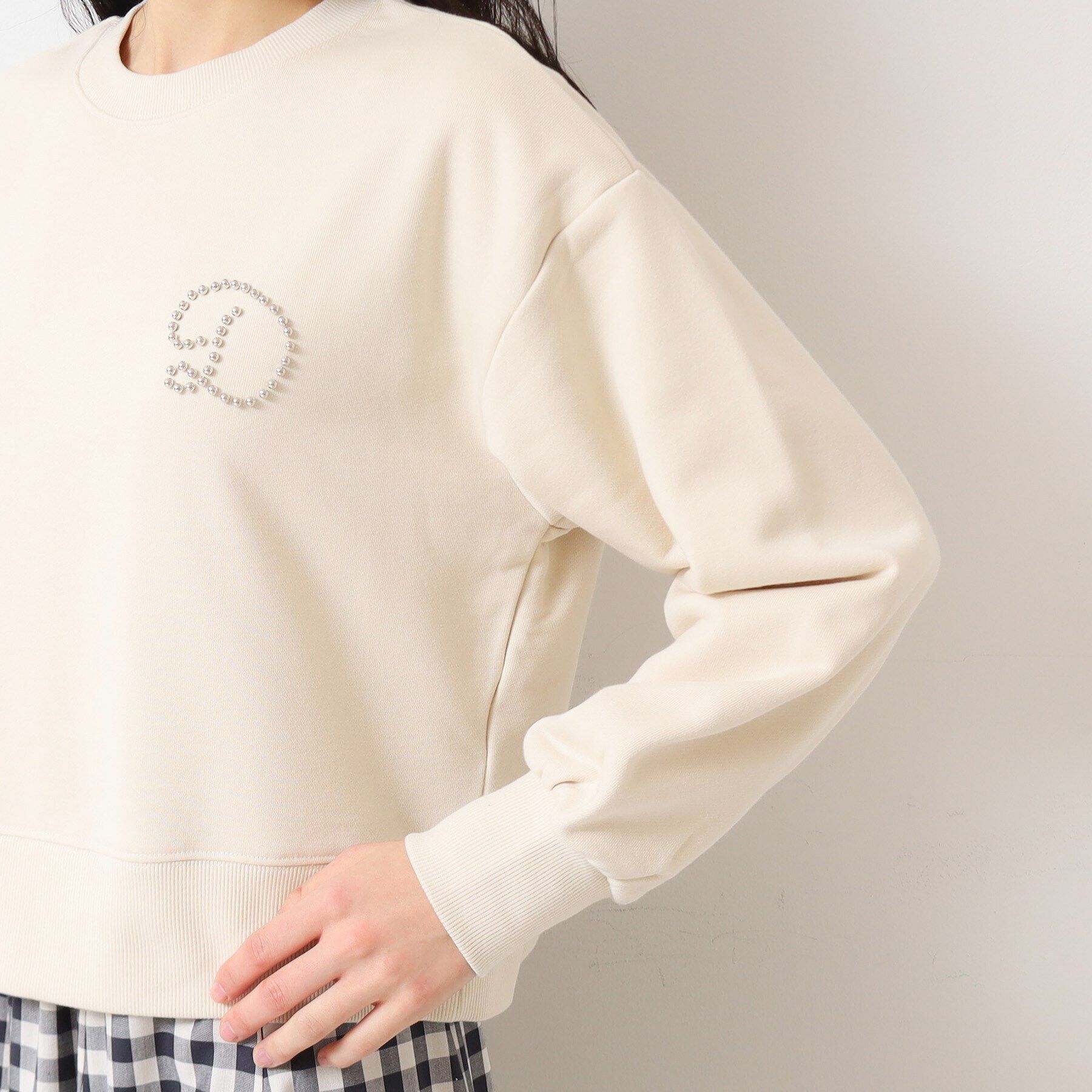 Dessin「【洗える】スタッズDマーク付きクロップド丈スウェット」|パーカー|