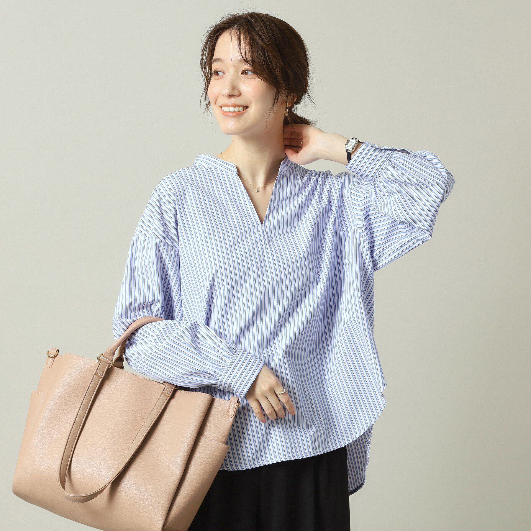 ITS&rsquo;DEMO「【手洗い可／通勤】バックギャザーブラウス」|シャツ・ブラウス|