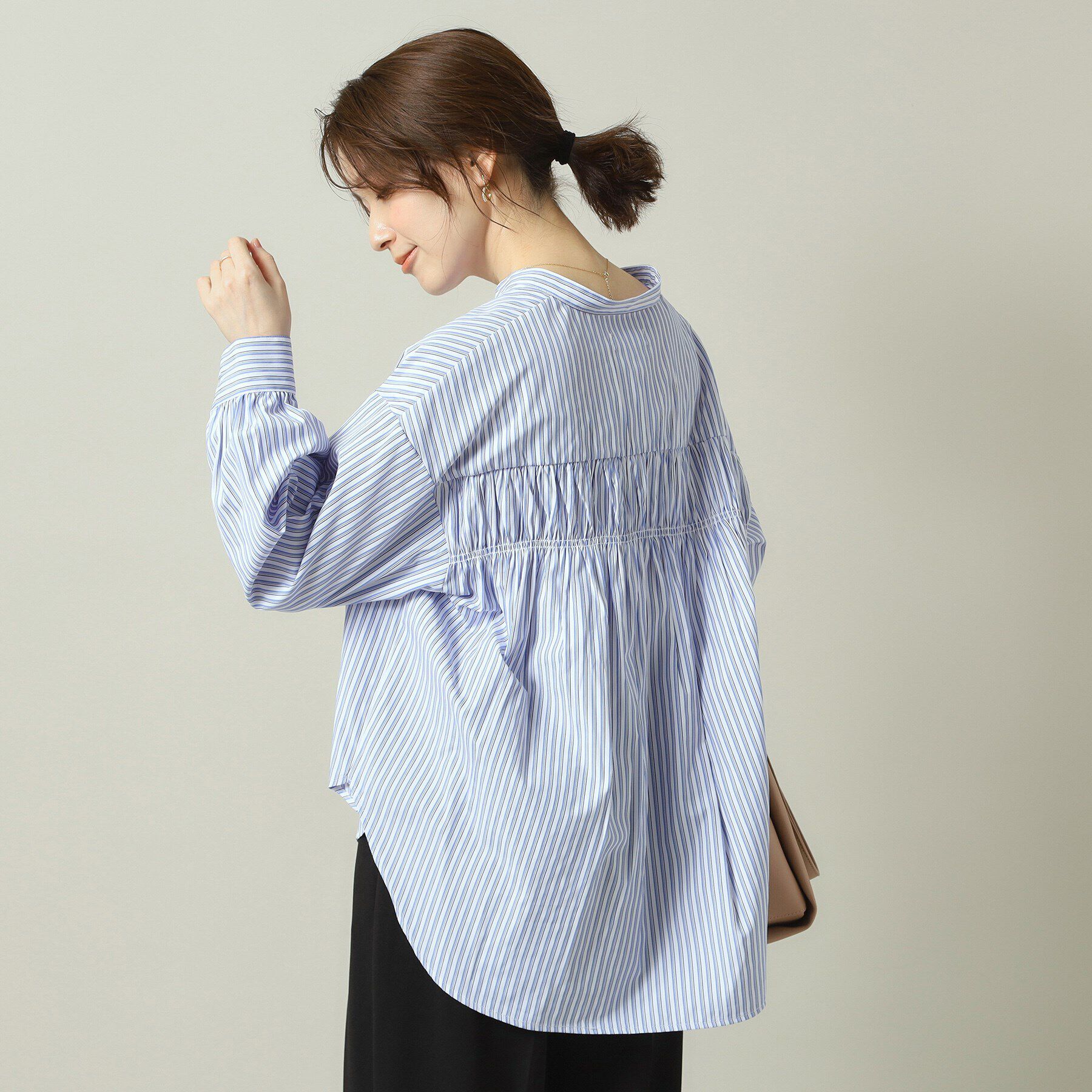 ITS&rsquo;DEMO「【手洗い可／通勤】バックギャザーブラウス」|シャツ・ブラウス|