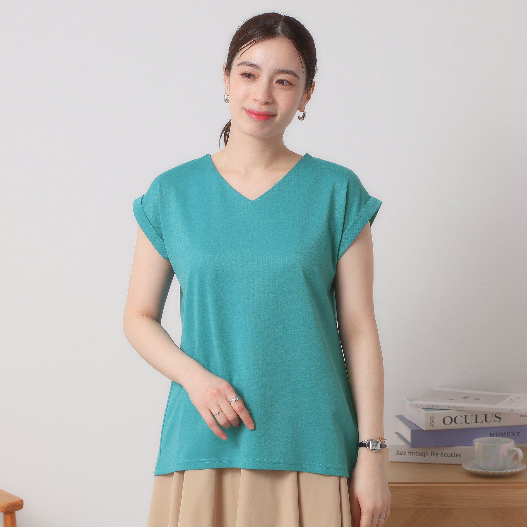 ITS&rsquo;DEMO「【吸水速乾／洗濯機OK／洗濯後しわになりにくい】カットミラノVネックプルオーバー」|Tシャツ・カットソー|