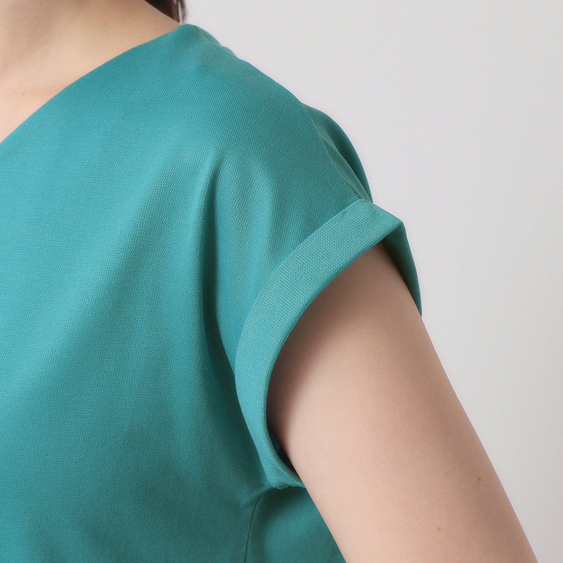 ITS&rsquo;DEMO「【吸水速乾／洗濯機OK／洗濯後しわになりにくい】カットミラノVネックプルオーバー」|Tシャツ・カットソー|