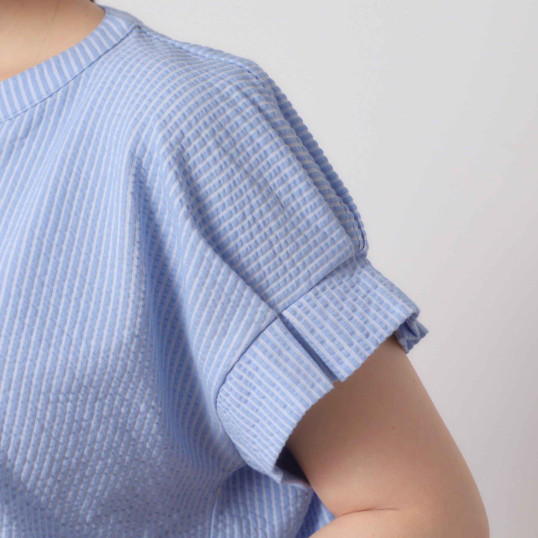 ITS&rsquo;DEMO「【洗濯機OK／洗濯後しわになりにくい】カットサッカー袖タックプルオーバー」|シャツ・ブラウス|