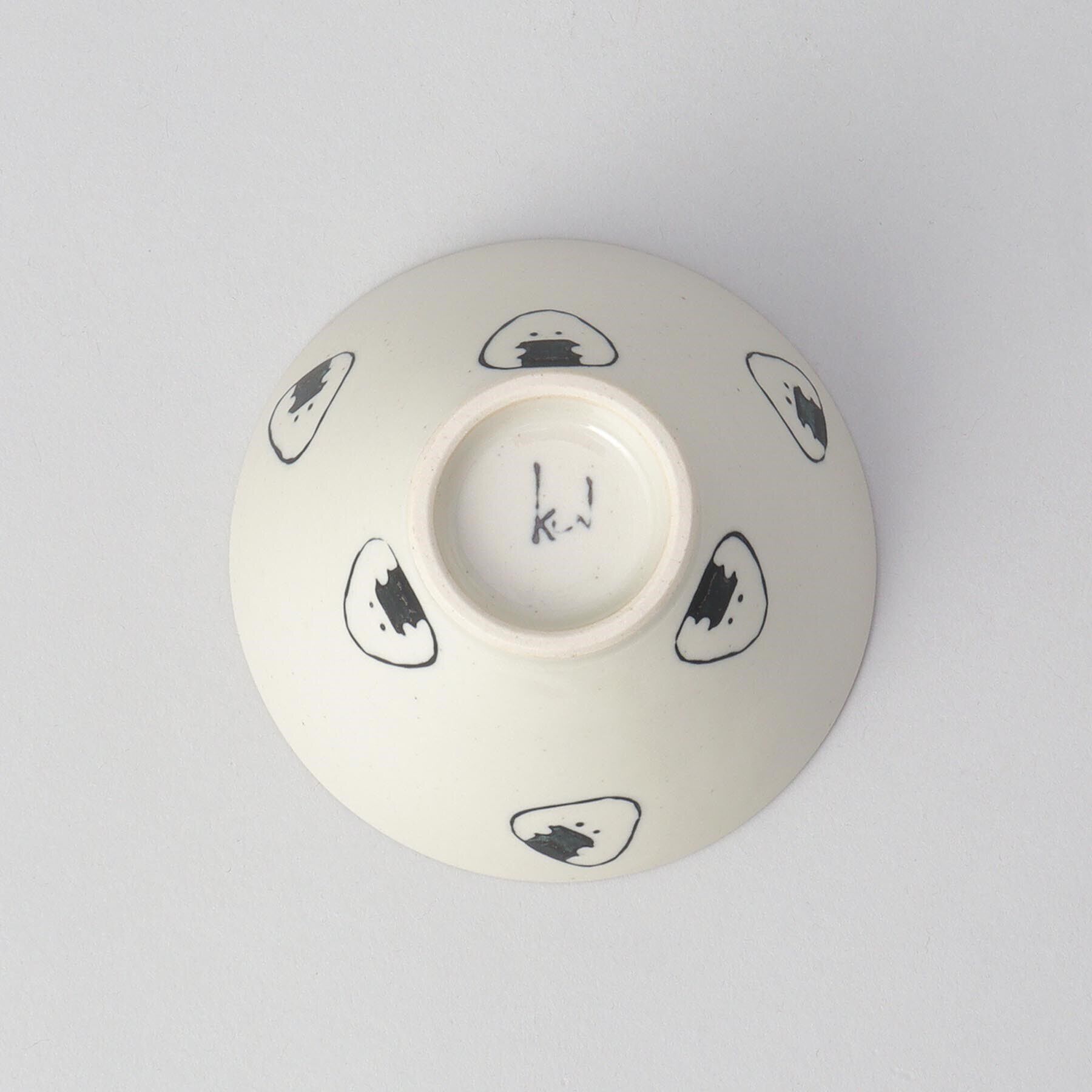 212 KITCHEN STORE「ぎゅっとおにぎりさん 飯碗 のり」|食器・キッチングッズ|