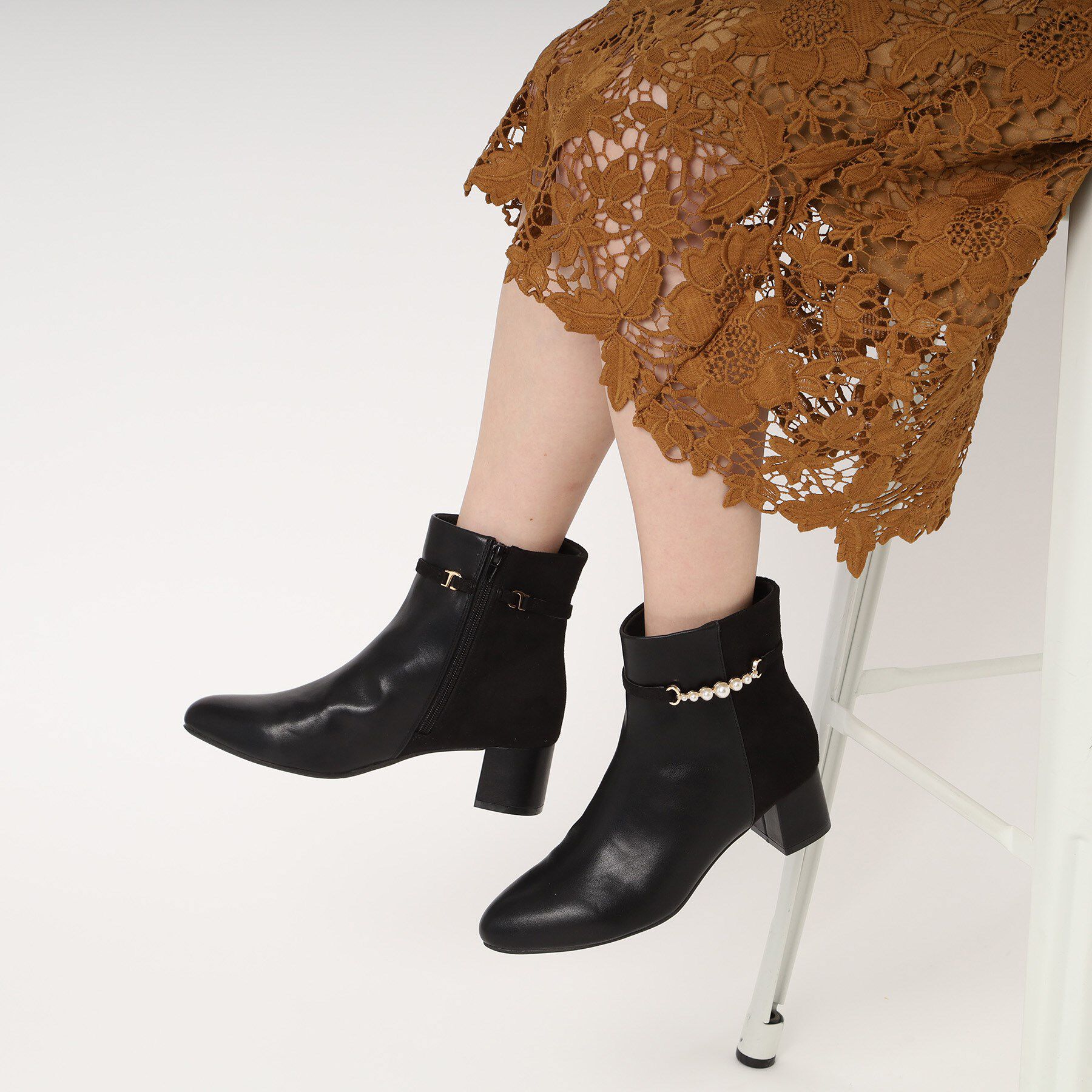 ESPERANZA「アーモンドトゥサイドフェイクパールショートブーツ」|ショートブーツ|