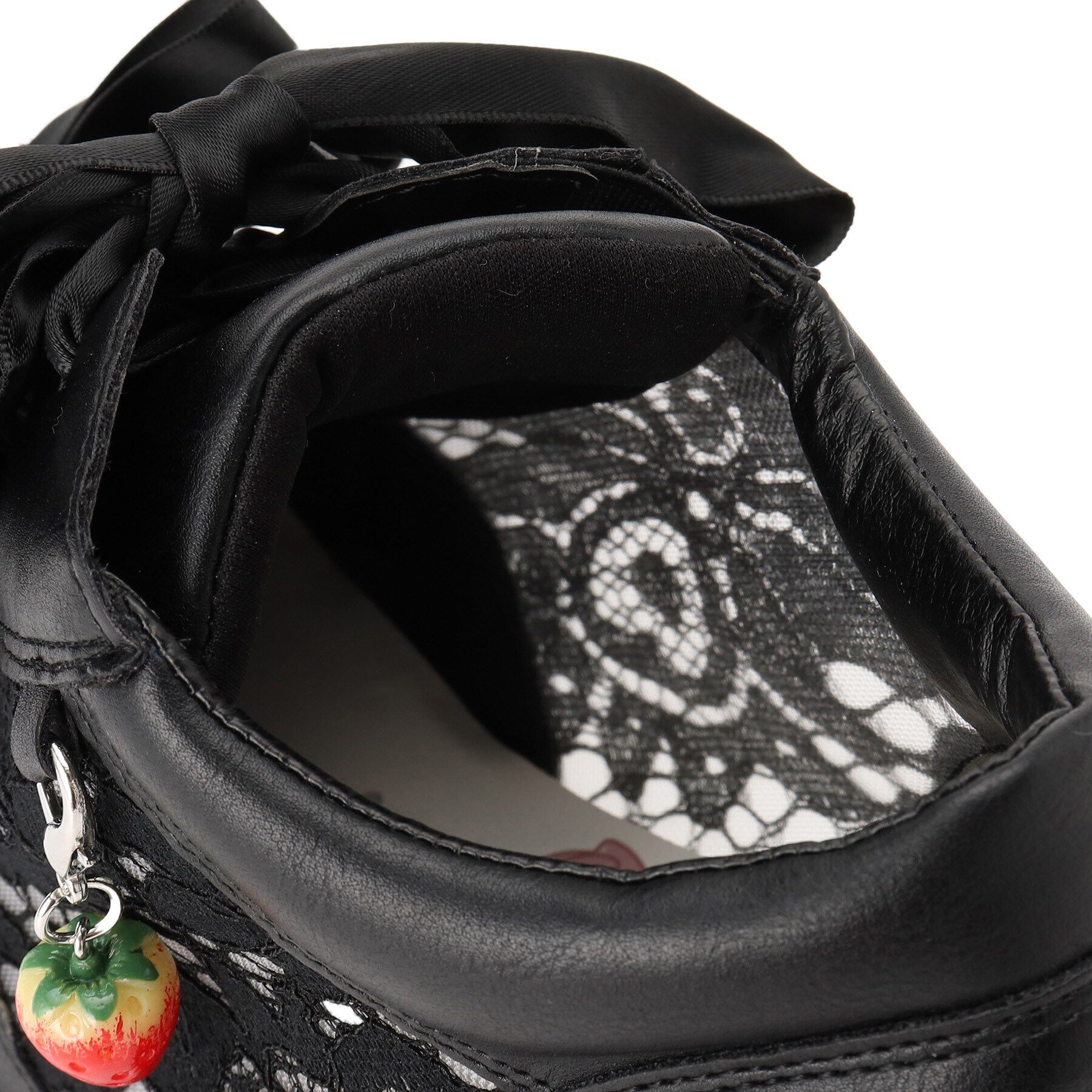 csT&P「取り外し自由♪マルチWAY厚底レースイチゴチャームスニーカー」|スニーカー|