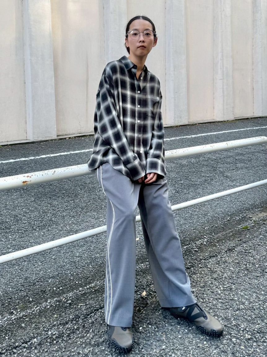 emmi atelier「イージーケアサイドラインパンツ」|チノ|