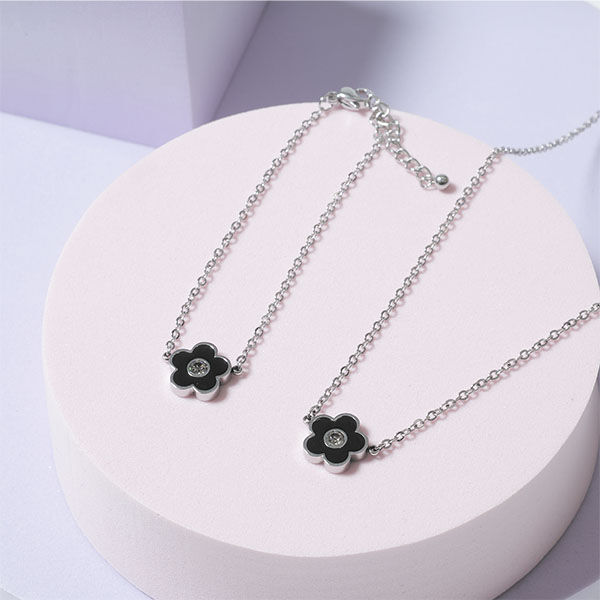 MARY QUANT「ワンカラーエポ&times;ビジュー ネックレス」|ネックレス|