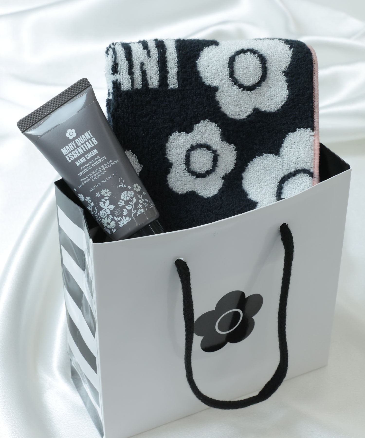 MARY QUANT「『WEB限定』エッセンシャルズ ハンドクリーム スペシャルセット」|ハンドケア|ブラック