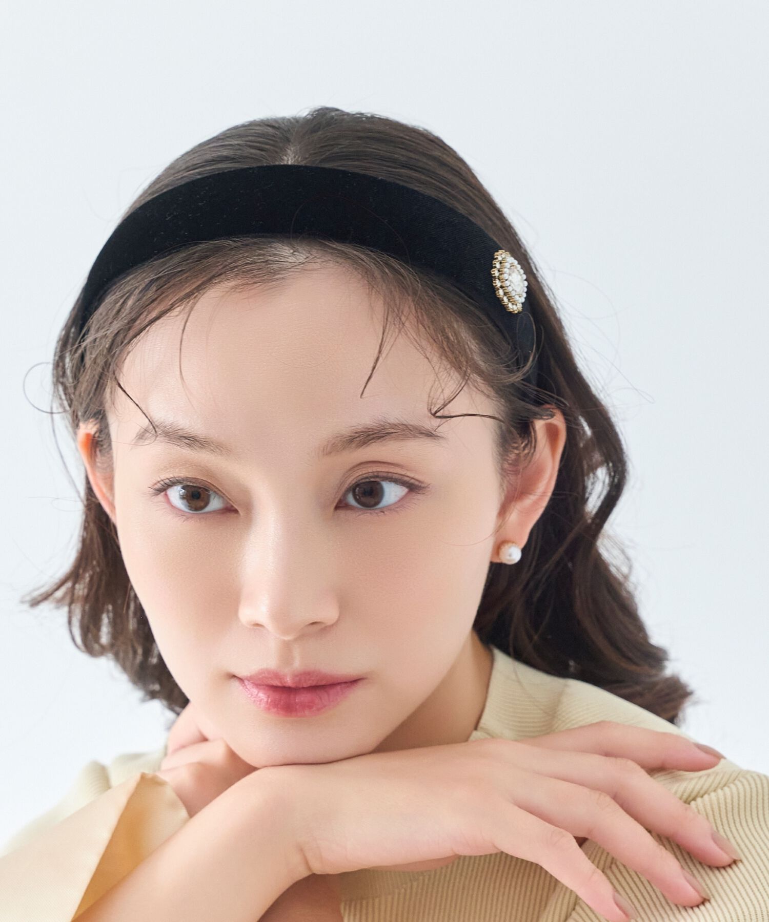  「【生産終了】クラッシービジューカチューシャ　ブラック/ベロア　結婚式 入学式 卒業式」|ヘアバンド|