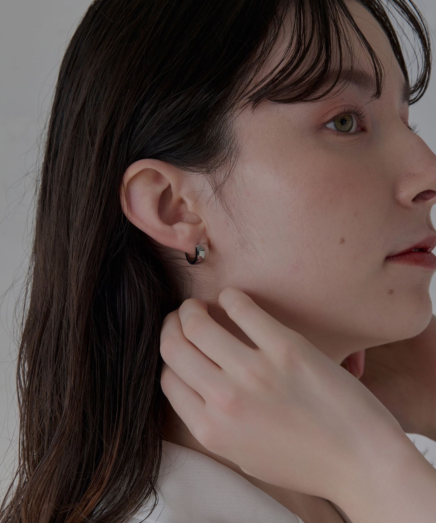  「【金属アレルギー対応】ワンタッチワイドフープミニピアス(片耳)/サージカルステンレス シルバー」|ピアス|