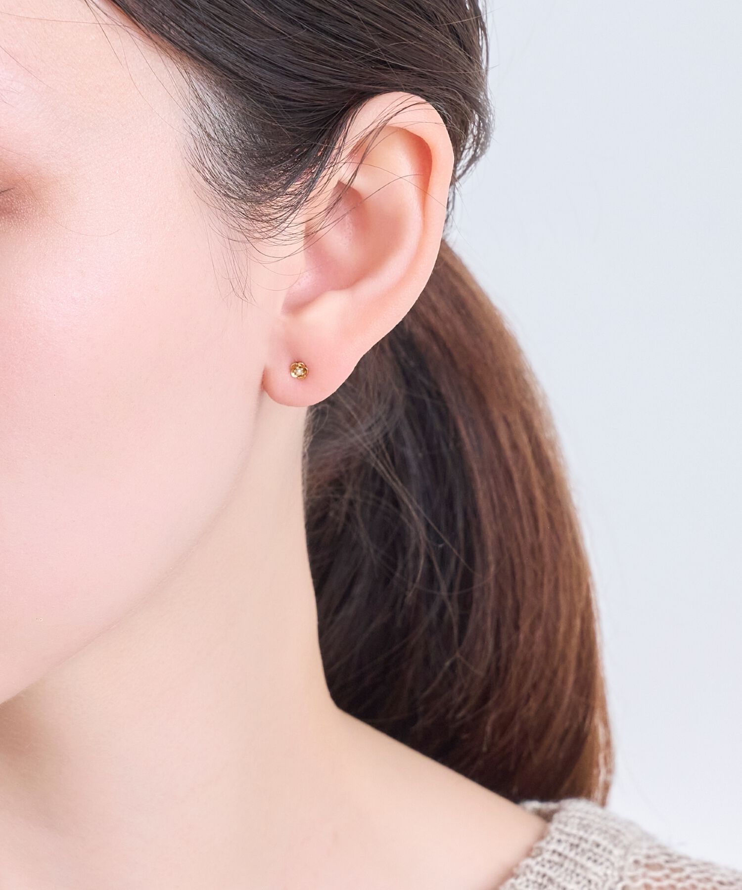 Phoebe「【金属アレルギー対応】プチフラワービジュースタッドピアス　クリア/ニッケルフリー（片耳）」|ピアス|