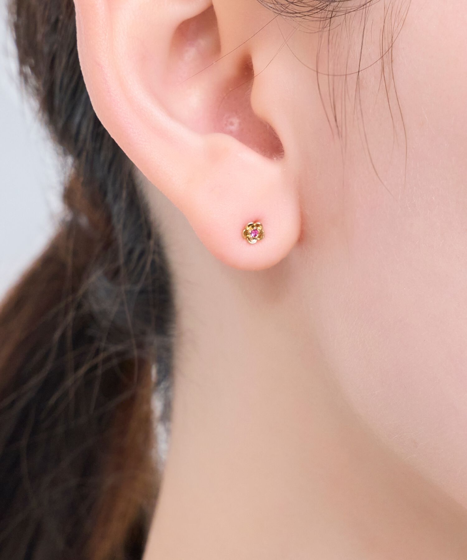 Phoebe「【金属アレルギー対応】プチフラワービジュースタッドピアス　ピンク/ニッケルフリー（片耳）」|ピアス|ピンク
