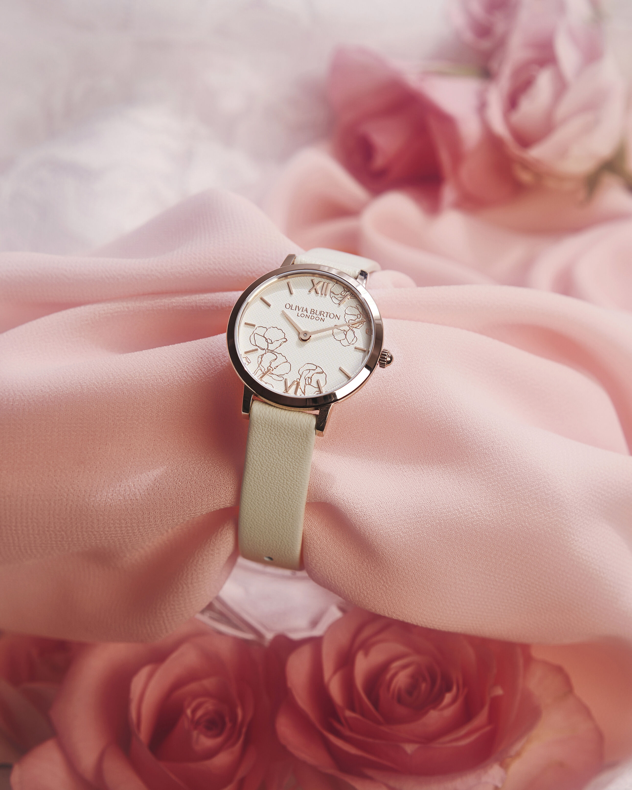 OLIVIA BURTON 「〈OLIVIA BURTON(ｵﾘﾋﾞｱﾊﾞｰﾄﾝ)〉ｼｸﾞﾈﾁｬｰ 28mm ｱﾌﾞｽﾄﾗｸﾄ ﾌﾛｰﾗﾙ ｸﾘｰﾑﾚｻﾞｰ」|腕時計|