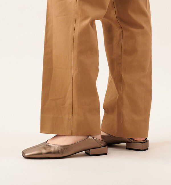 ODETTE E ODILE「スクエアセンターシーム フラット25&darr;&uarr;」|パンプス|