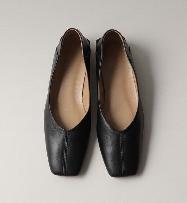 ODETTE E ODILE「スクエアセンターシーム フラット25&darr;&uarr;」|パンプス|BLACK