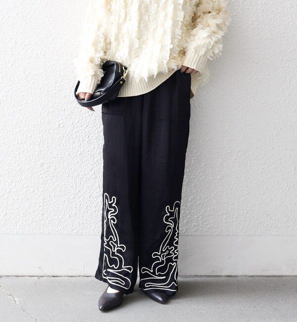 SHIPS any「SHIPS any:〈洗濯機可能〉サテン 刺繍 ストレート イージー パンツ」|その他|