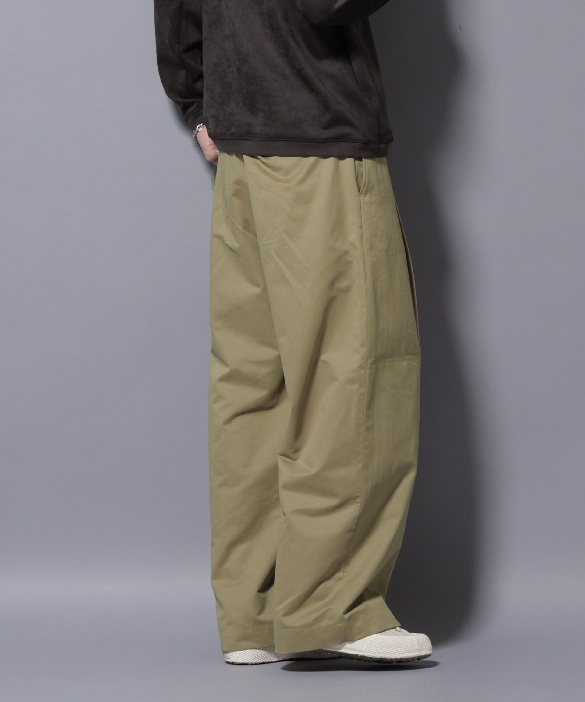 nano･universe「オイルドライクバギーパンツ」|チノ|