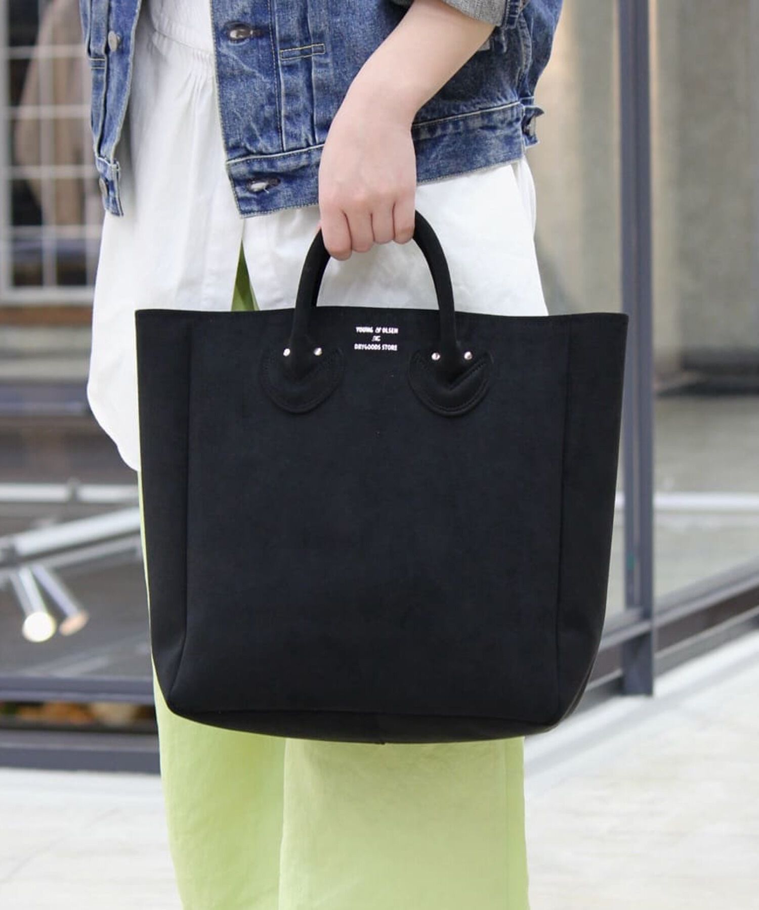  「YOUNG & OLSEN The DRYGOODS STORE | ウルトラスエード トートバッグ M」|トートバッグ|BLACK
