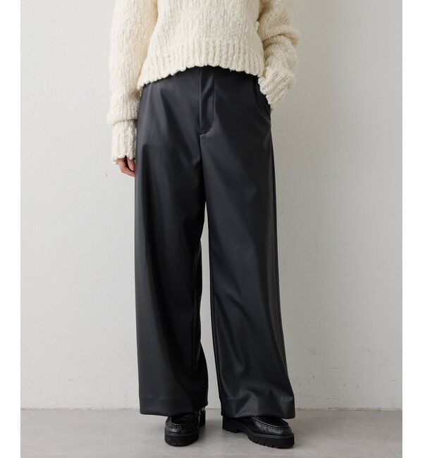  「レザーライクパンツ」|チノ|