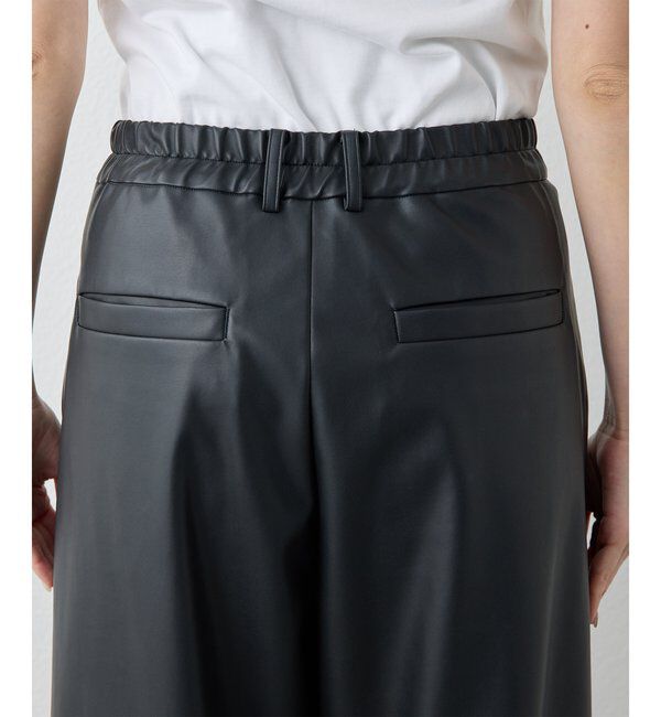  「レザーライクパンツ」|チノ|