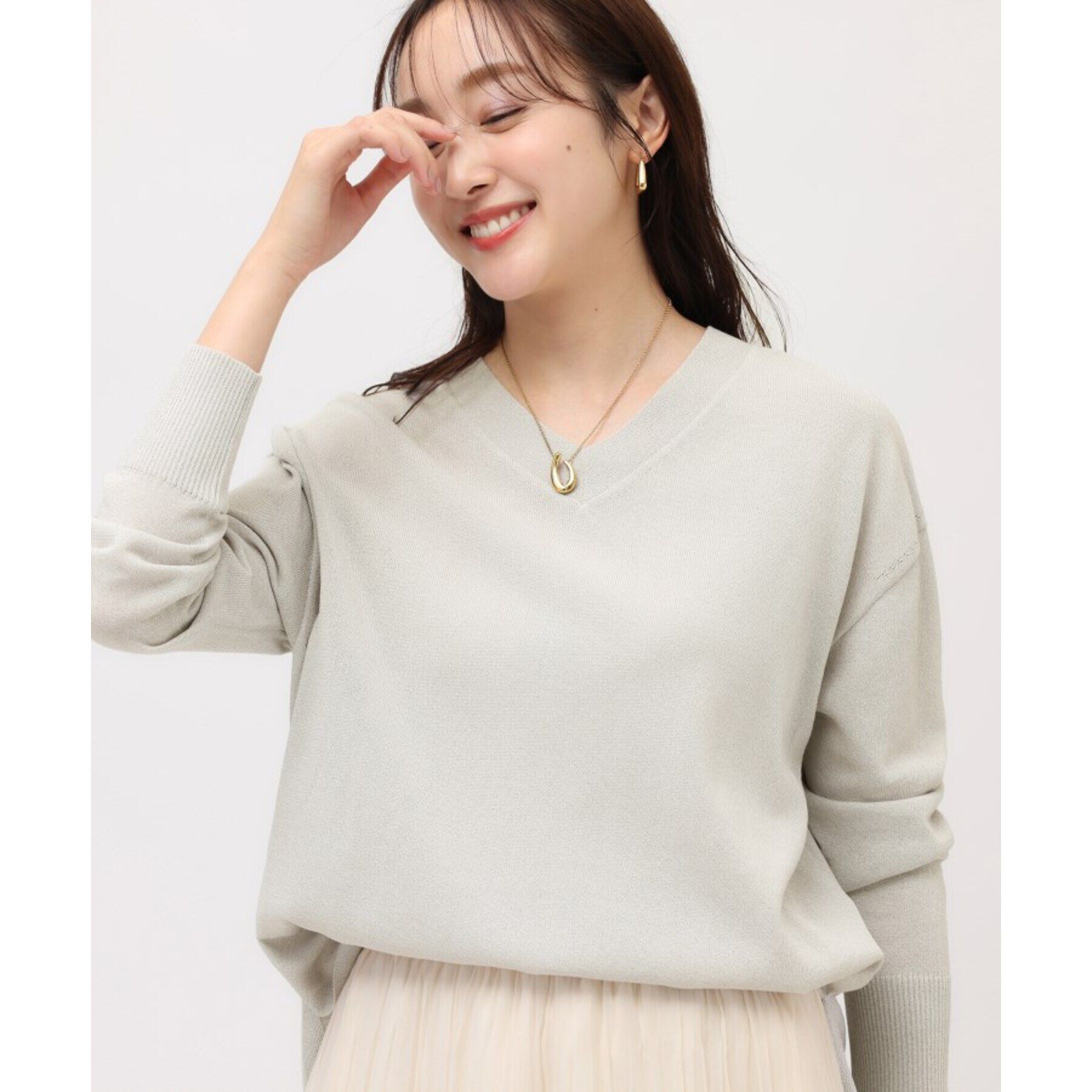 UNTITLED「【薄手/ゆったり/体型カバー】ドライレーヨン Vネックニット」|ニット・セーター|