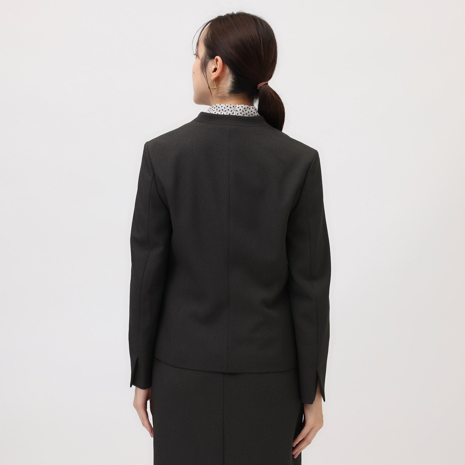 UNTITLED「【通勤スーツ/入卒/セレモニー】ウーステッドカルゼ カラーレスジャケット」|ノーカラージャケット|