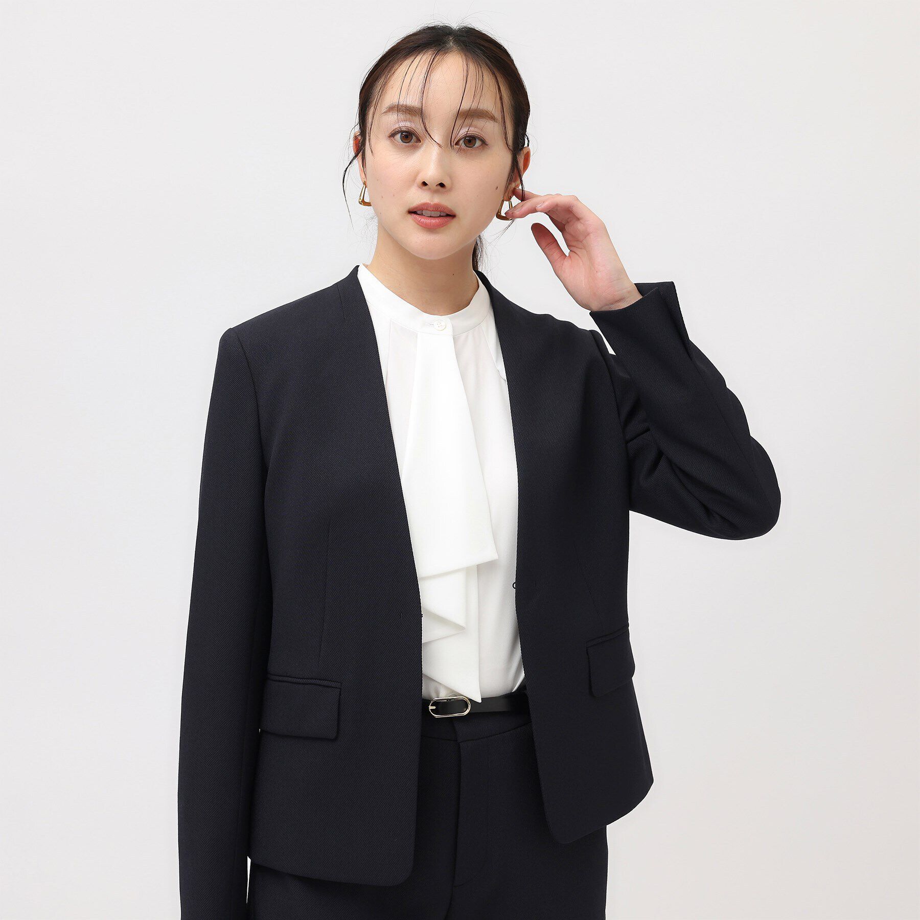 UNTITLED「【通勤スーツ/入卒/セレモニー】ウーステッドカルゼ カラーレスジャケット」|ノーカラージャケット|