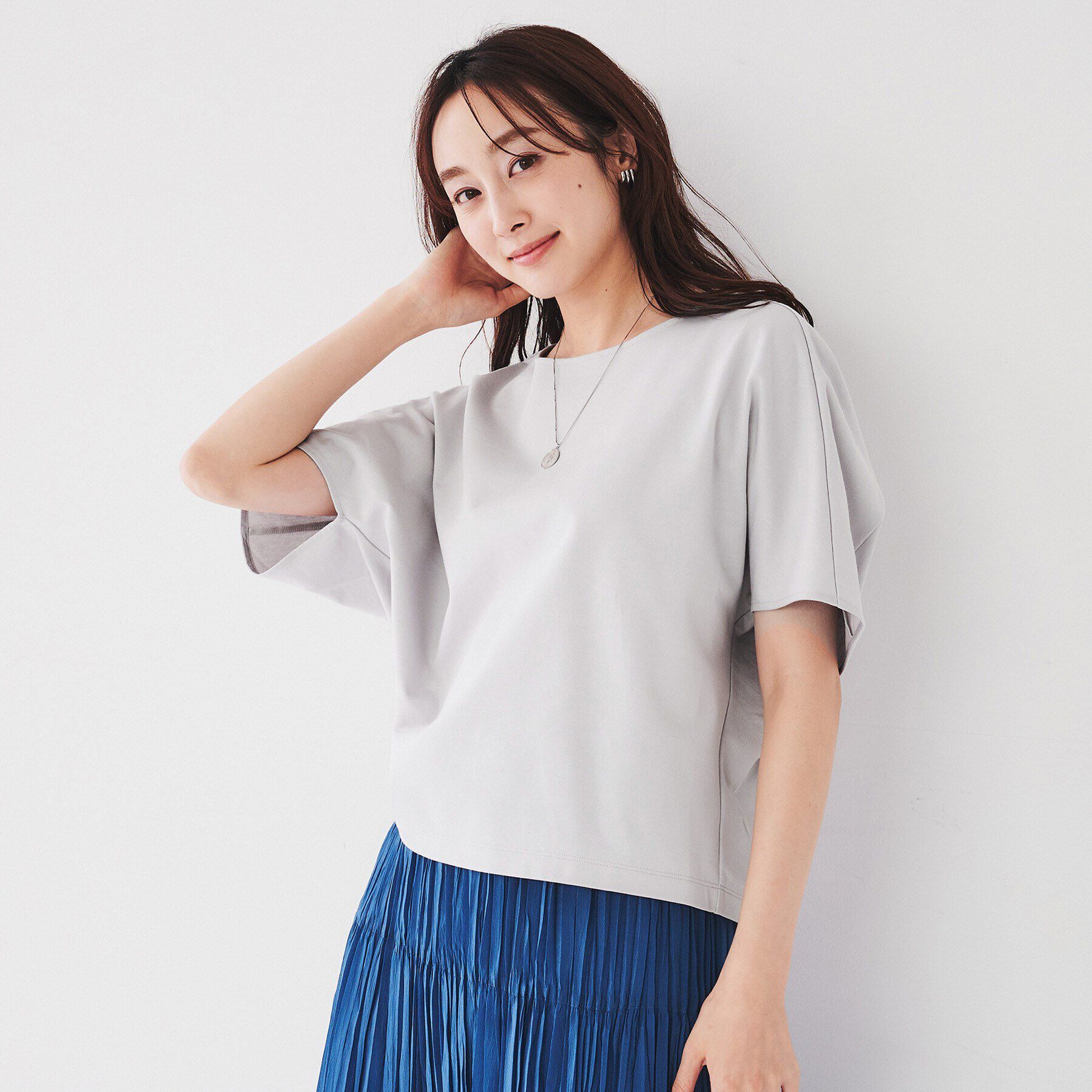 UNTITLED「【オシャレに体型カバー】ミニ裏毛ハイゲージカットソー」|Tシャツ・カットソー|ライトグレー(010