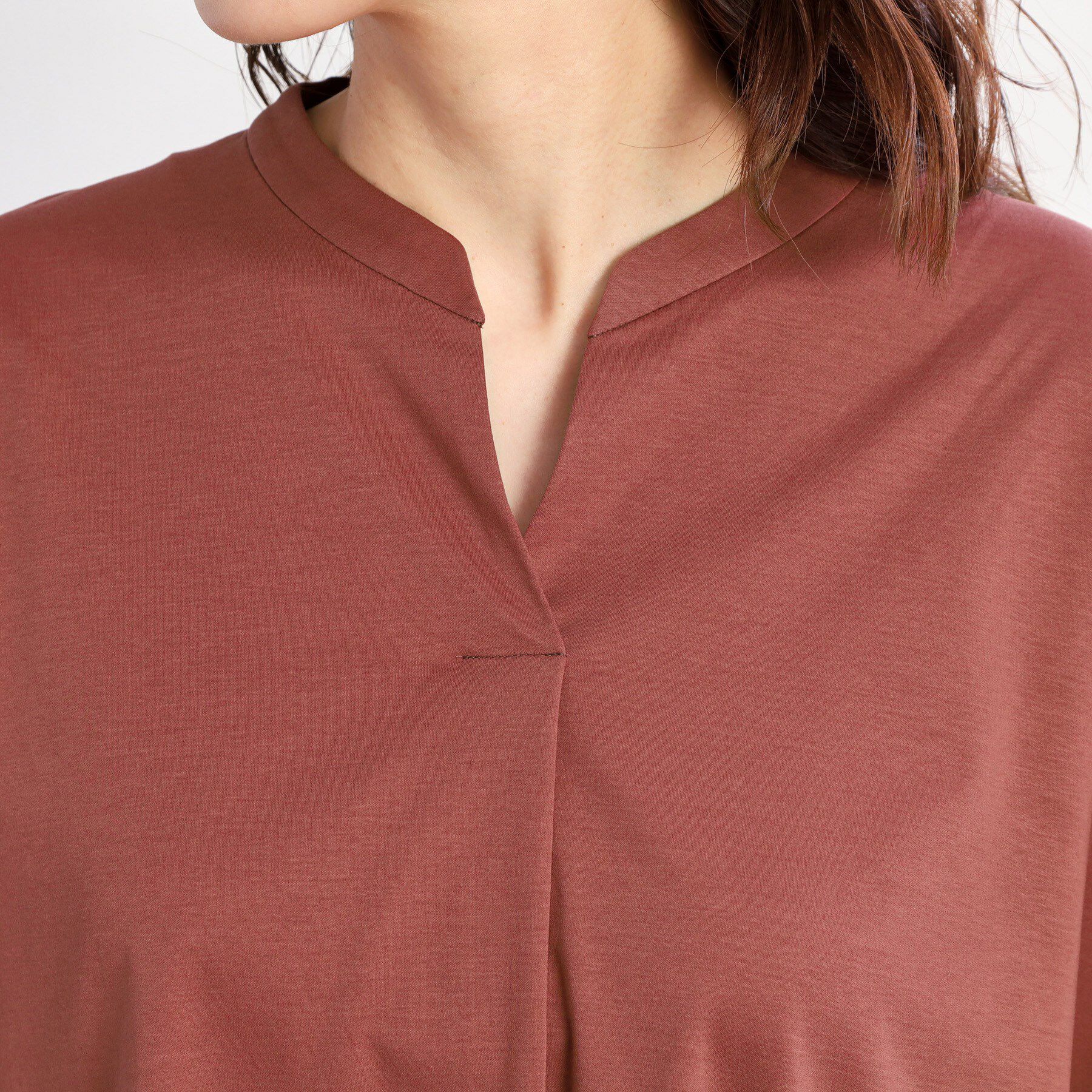 Reflect「【すっきり見え！長め丈／マシンウォッシュ可】スキッパーネックジャージトップス」|Tシャツ・カットソー|