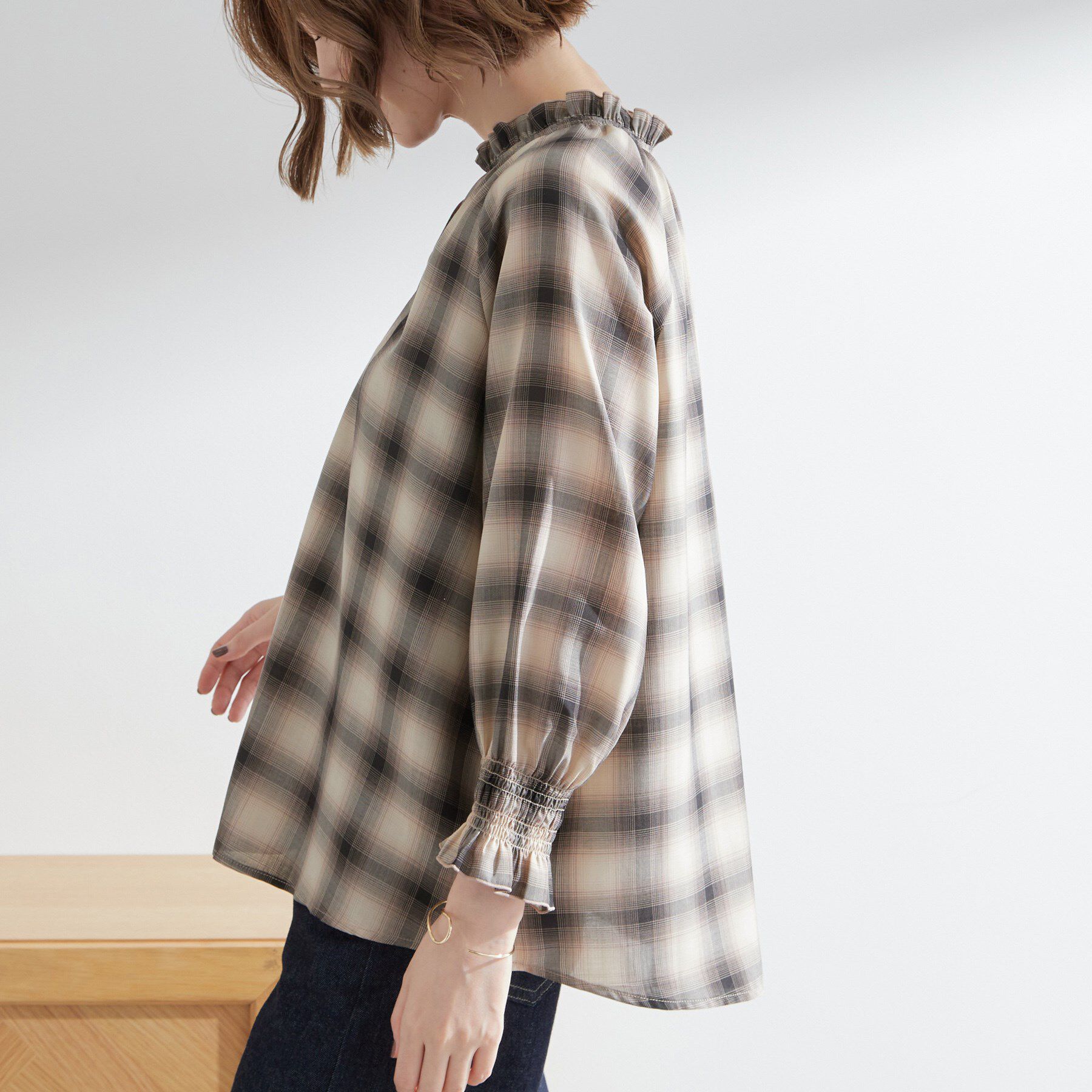 grove「衿もとすっきり一枚で映える 涼しげ秋色チェックブラウス」|シャツ・ブラウス|