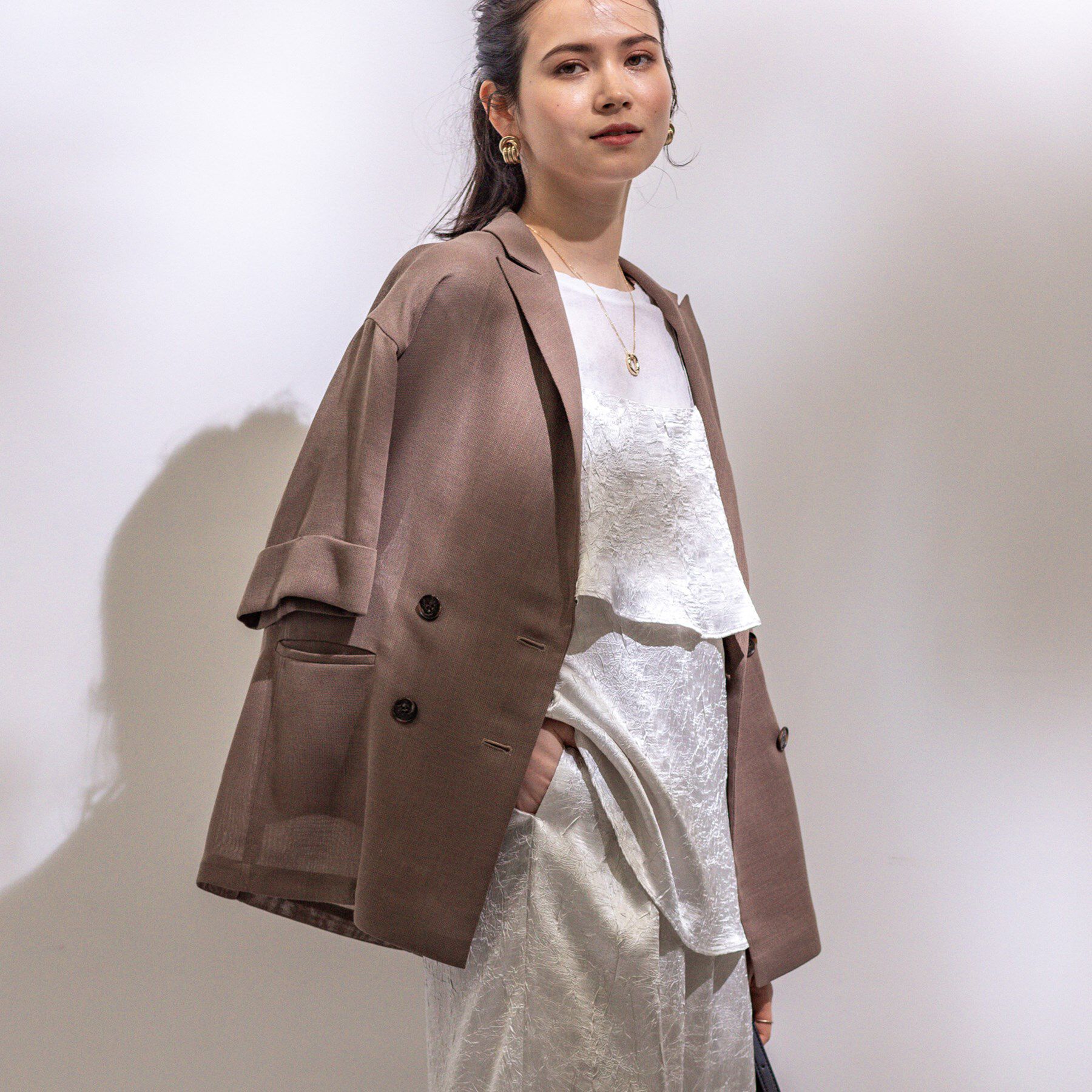 INDIVI「【洗える／メッシュ素材】リネンライク半袖ダブルジャケット」|テーラードジャケット|キャメルブラウン(0