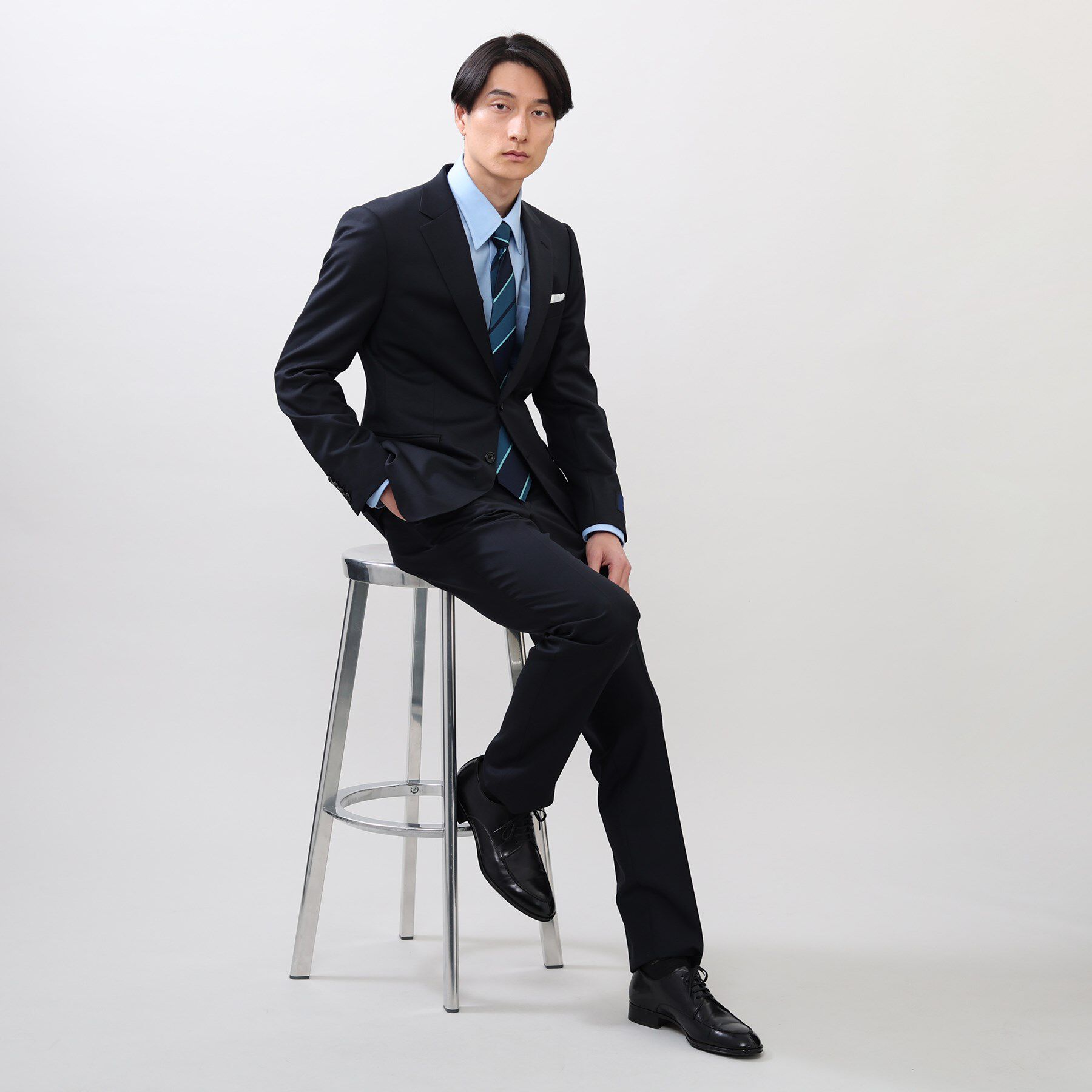 TAKEO KIKUCHI「【冠婚葬祭】無地 サージスーツ/3ピース対応可」|スーツ|