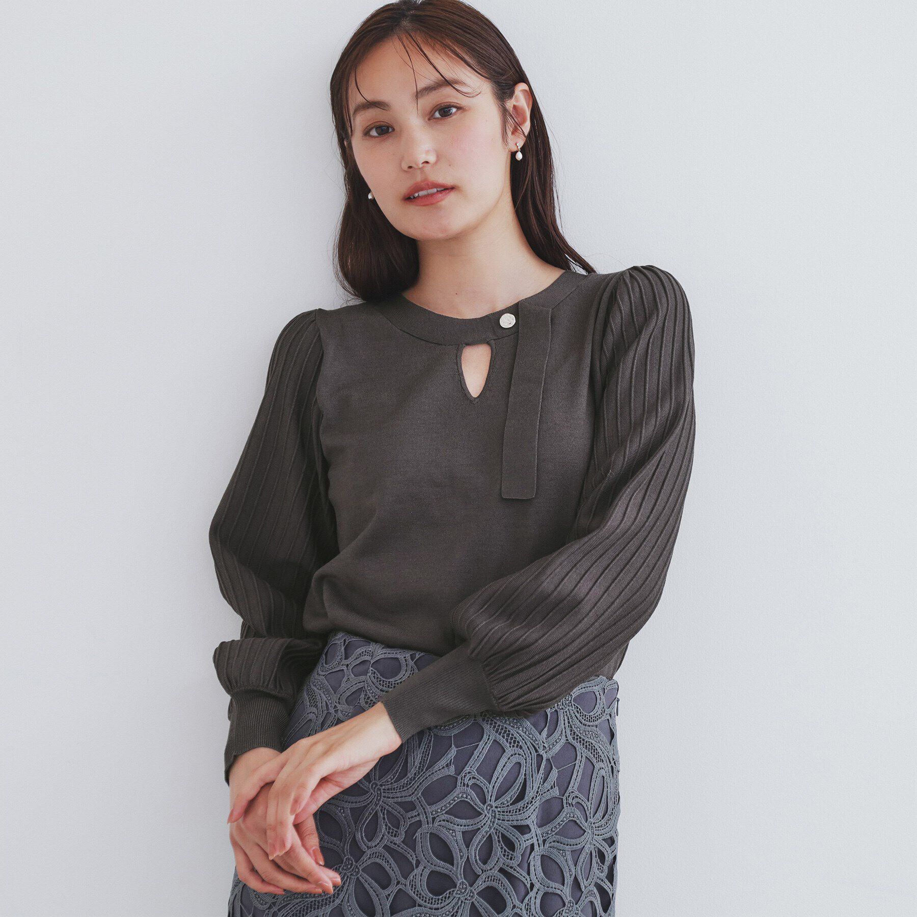 index「前後2way プリーツスリーブニット【洗濯機洗い可/抗ピル】」|ニット・セーター|チャコールグレー(0