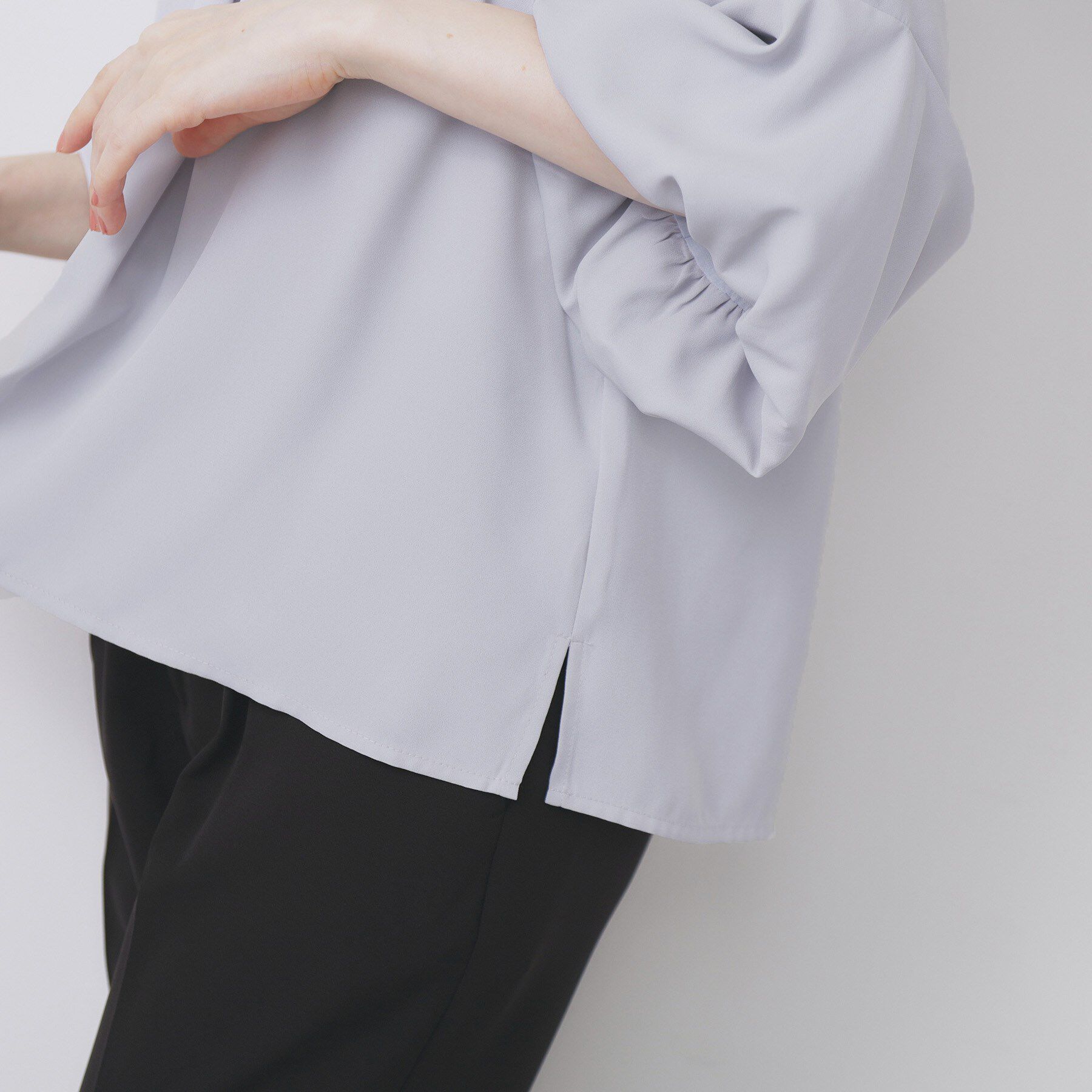 index「スキッパーバルーンスリーブブラウス【洗濯機洗い可/イージーアイロン】」|シャツ・ブラウス|