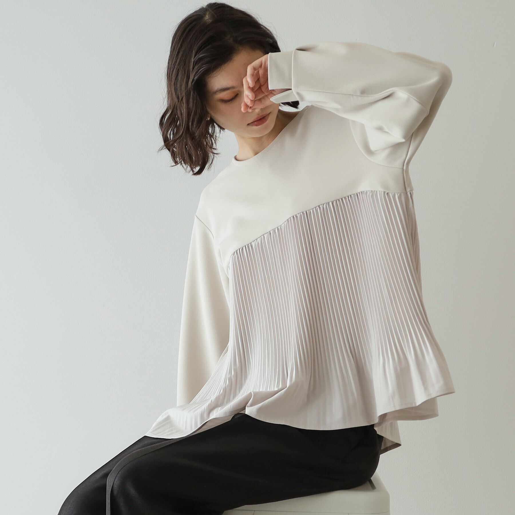 OPAQUE.CLIP「ブリーツドッキング デザイントップス【洗濯機洗い可】」|Tシャツ・カットソー|グレージュ(050)