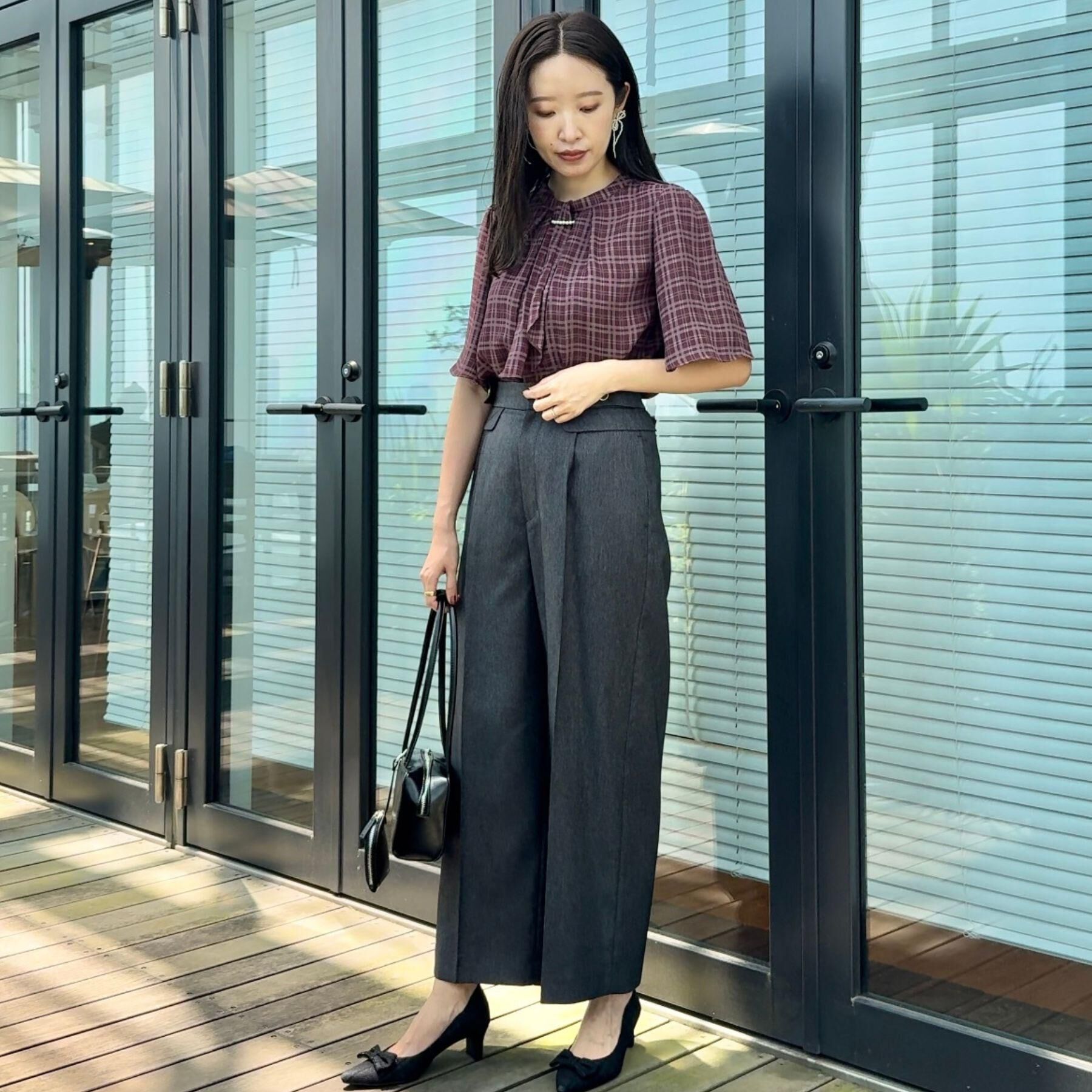 Couture broach「【着映え・5分袖・通勤】パール調タイチェックプリントブラウス」|シャツ・ブラウス|