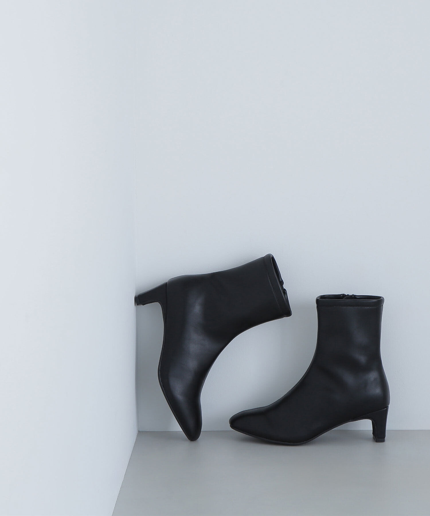  「ストレッチショートブーツ」|その他|クロ