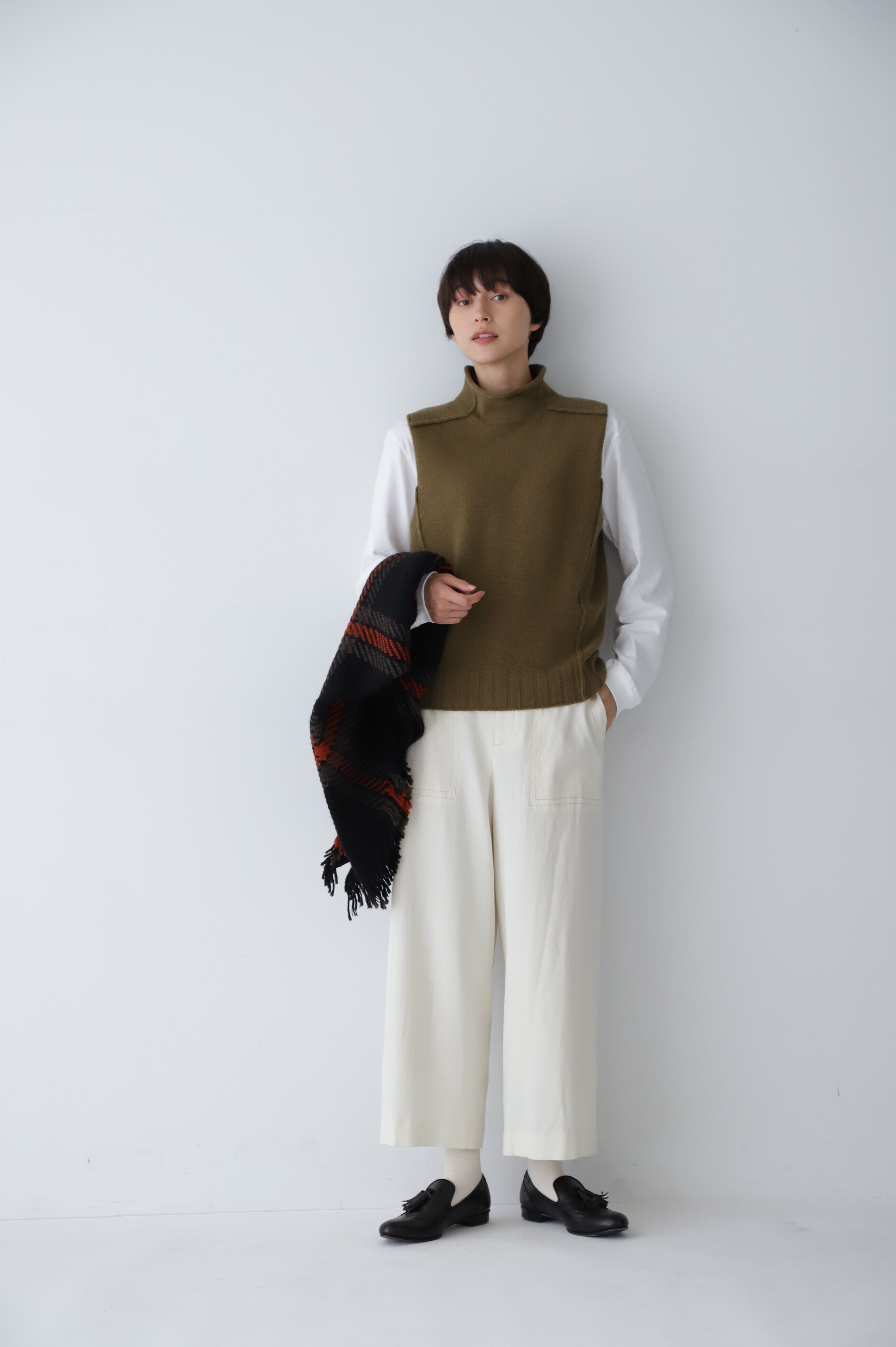  「◆アウトリンキングハイネックベスト」|ニット・セーター|