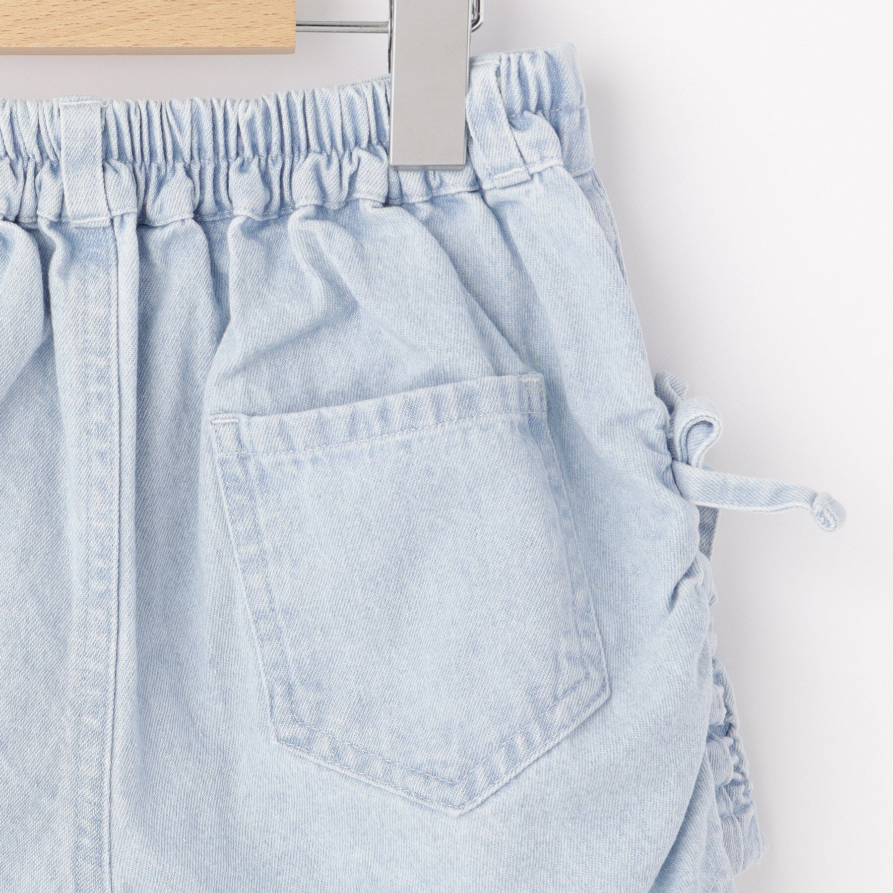 SHOO･LA･RUE「【100-150cm】シャーリングがポイント ケミカルデニムショートパンツ」|キュロット|