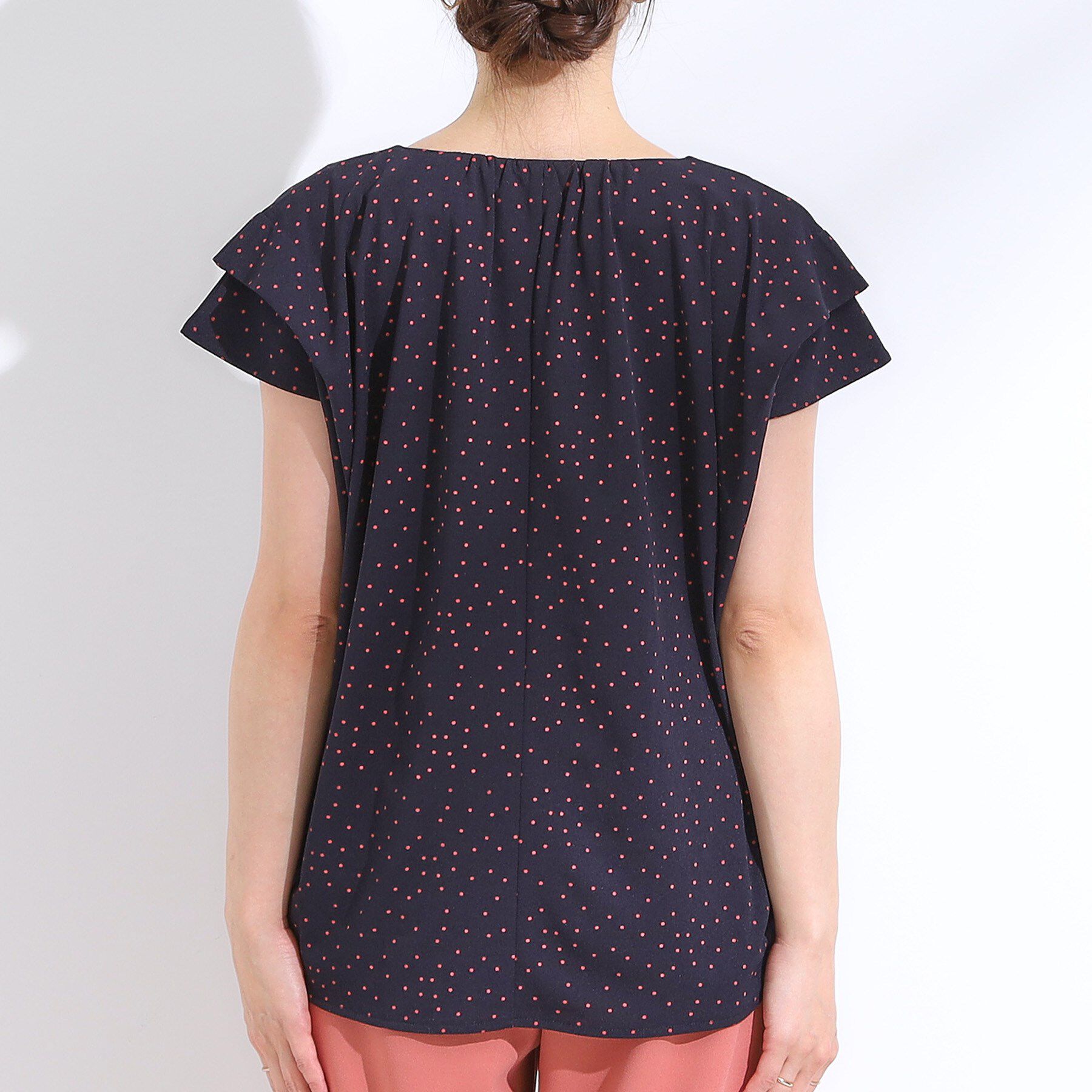 SHOO･LA･RUE「【S-LL/ひんやり】きちんと見えで好印象 ドット柄デザイントップス」|シャツ・ブラウス|