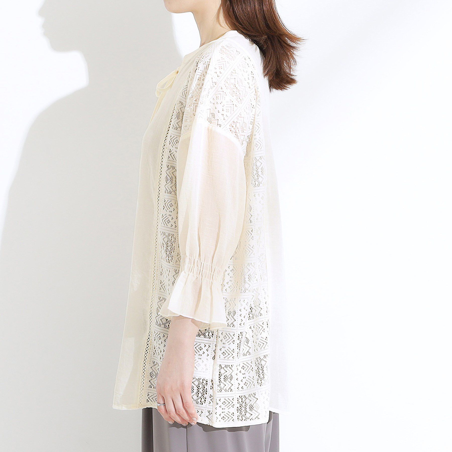 SHOO･LA･RUE「【着丈選べる】一枚でこなれ見え サイドレースブラウス」|シャツ・ブラウス|