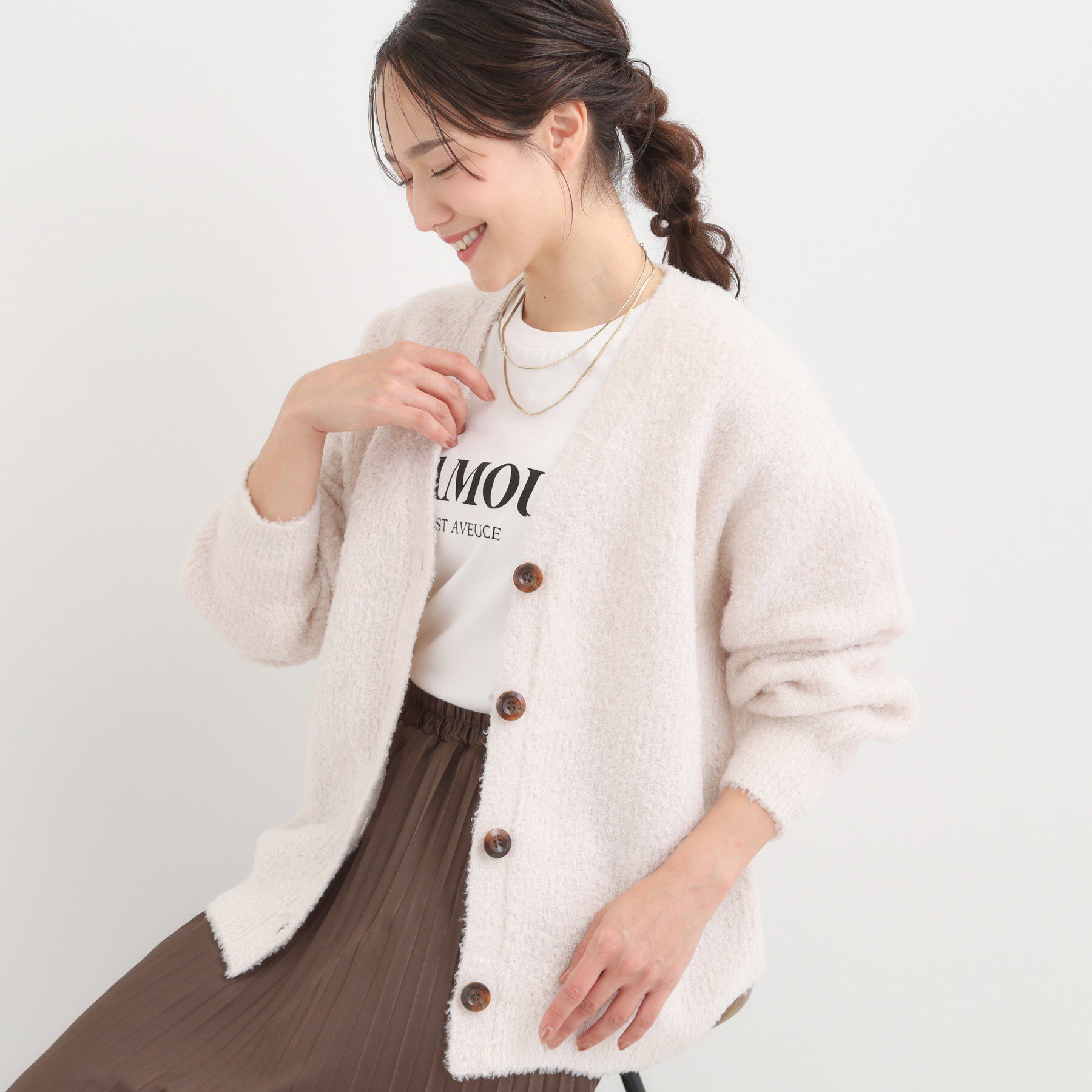 SHOO･LA･RUE「【S-LL】思わず触れたくなる ふわふわ Vネックニットカーディガン」|カーディガン|ライトベージュ(05