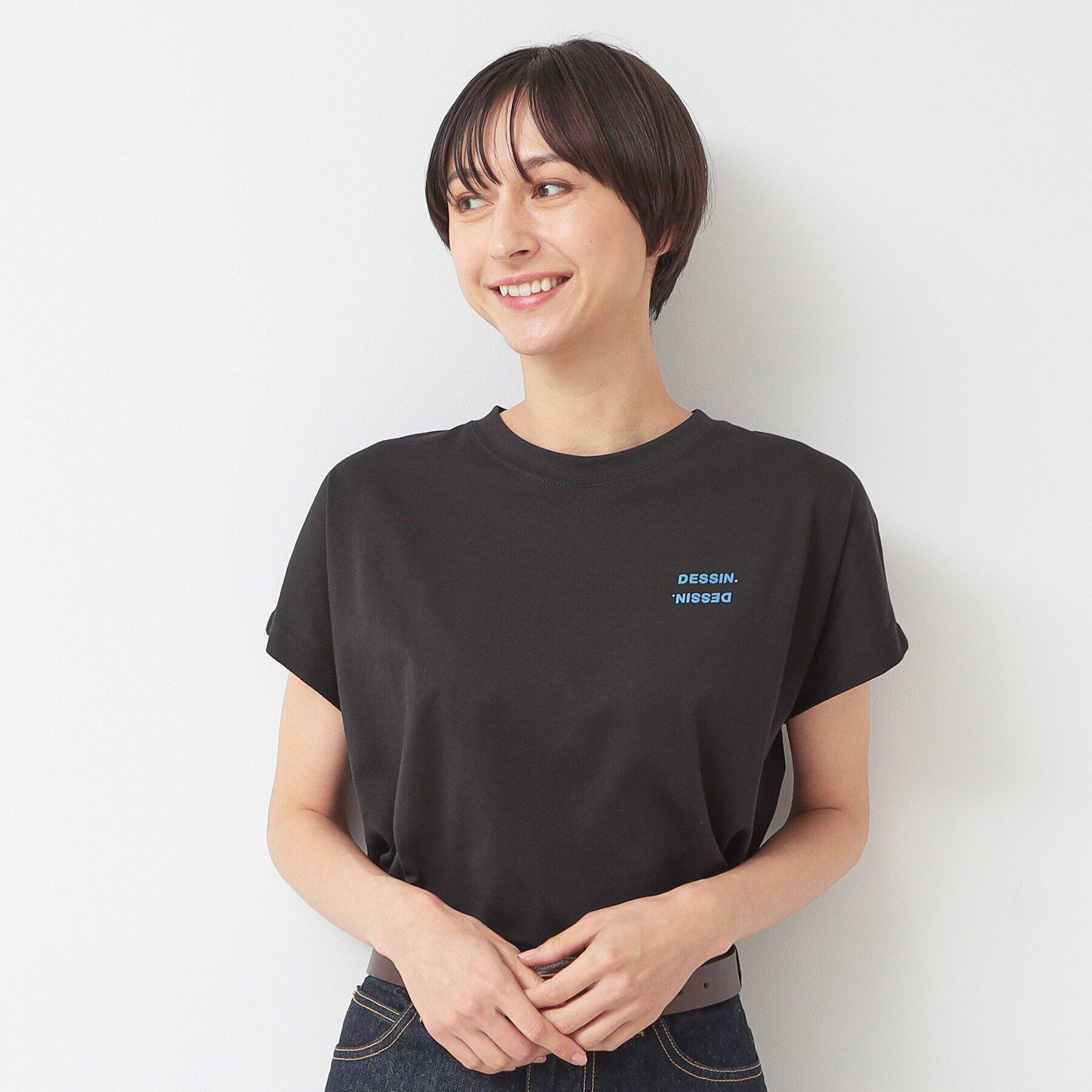 Dessin「フロッキープリントポイントロゴTシャツ（XS～L）」|Tシャツ・カットソー|ブラック(019)