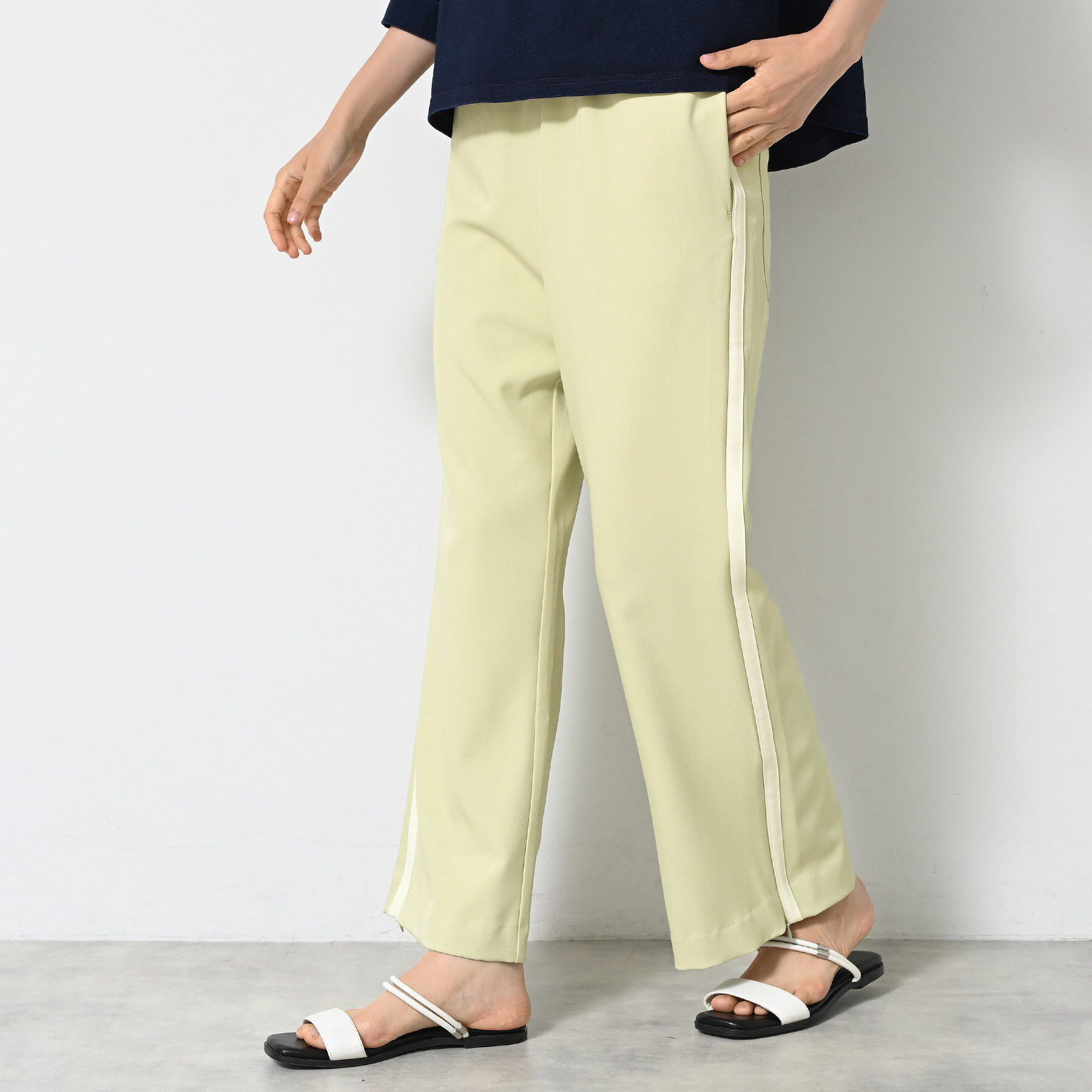 Dessin「【接触冷感・洗える】フレアラインパンツ（サイドファスナ―付き）」|その他|